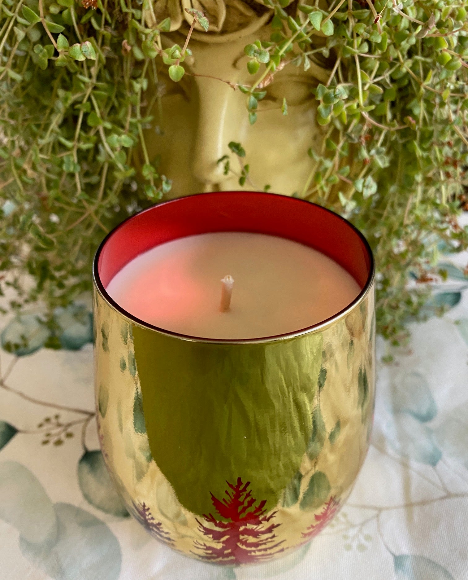 Red Gold Christmas Tree Candle with White Christmas Fragrance