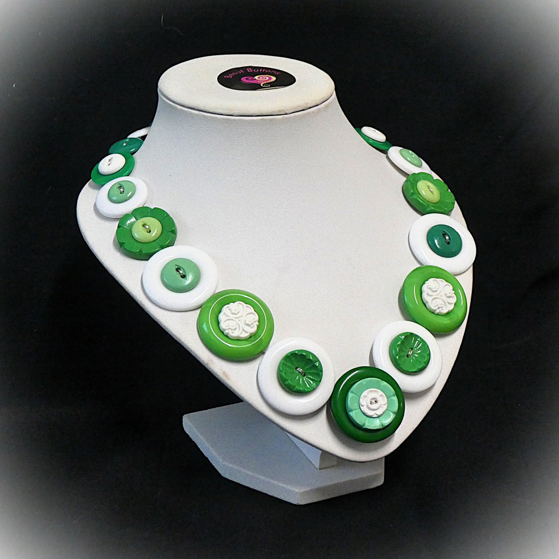 Button necklace - Green flowers
