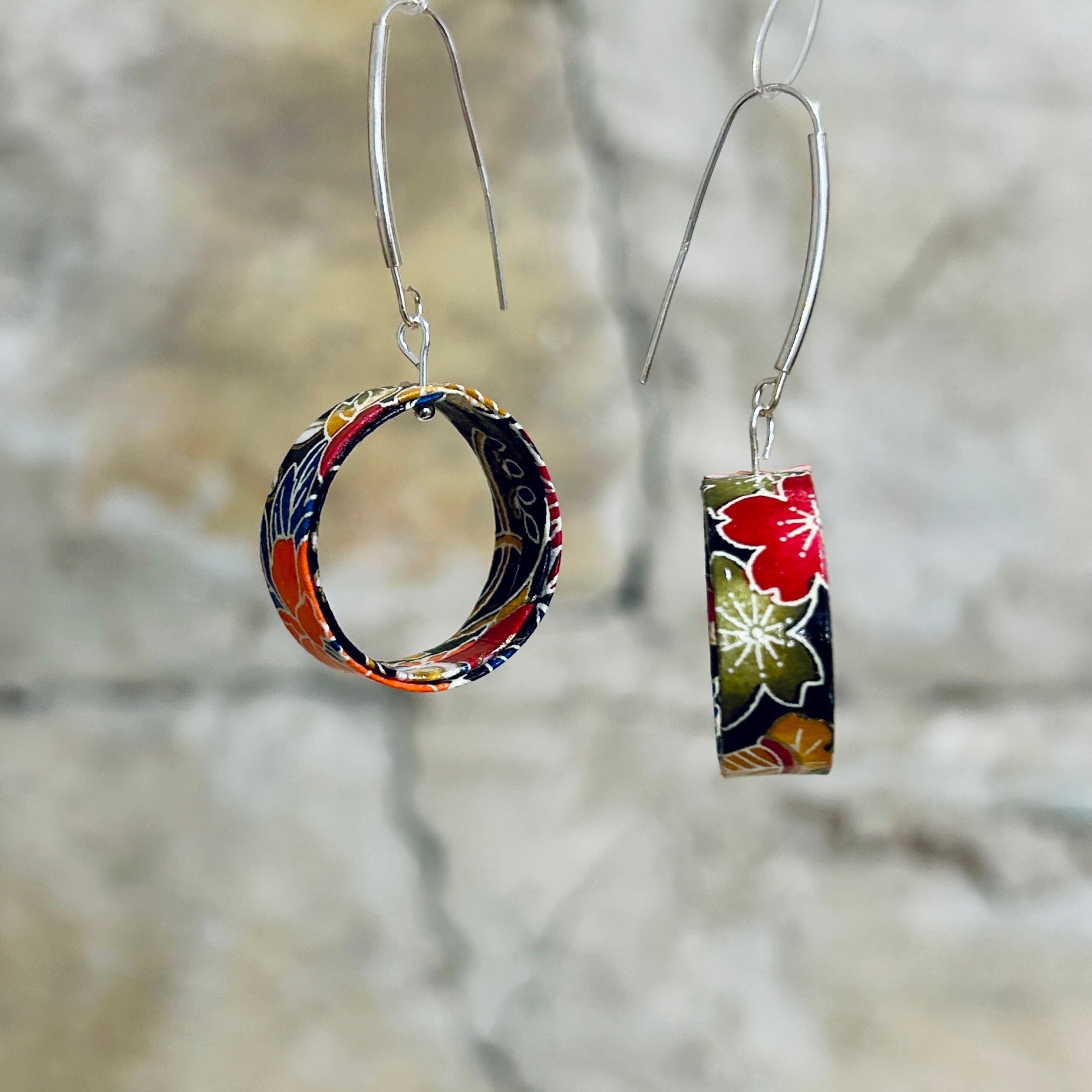 Red Yellow Orange Black Circular Earrings: Dia. 2.5cm x L5.5cm