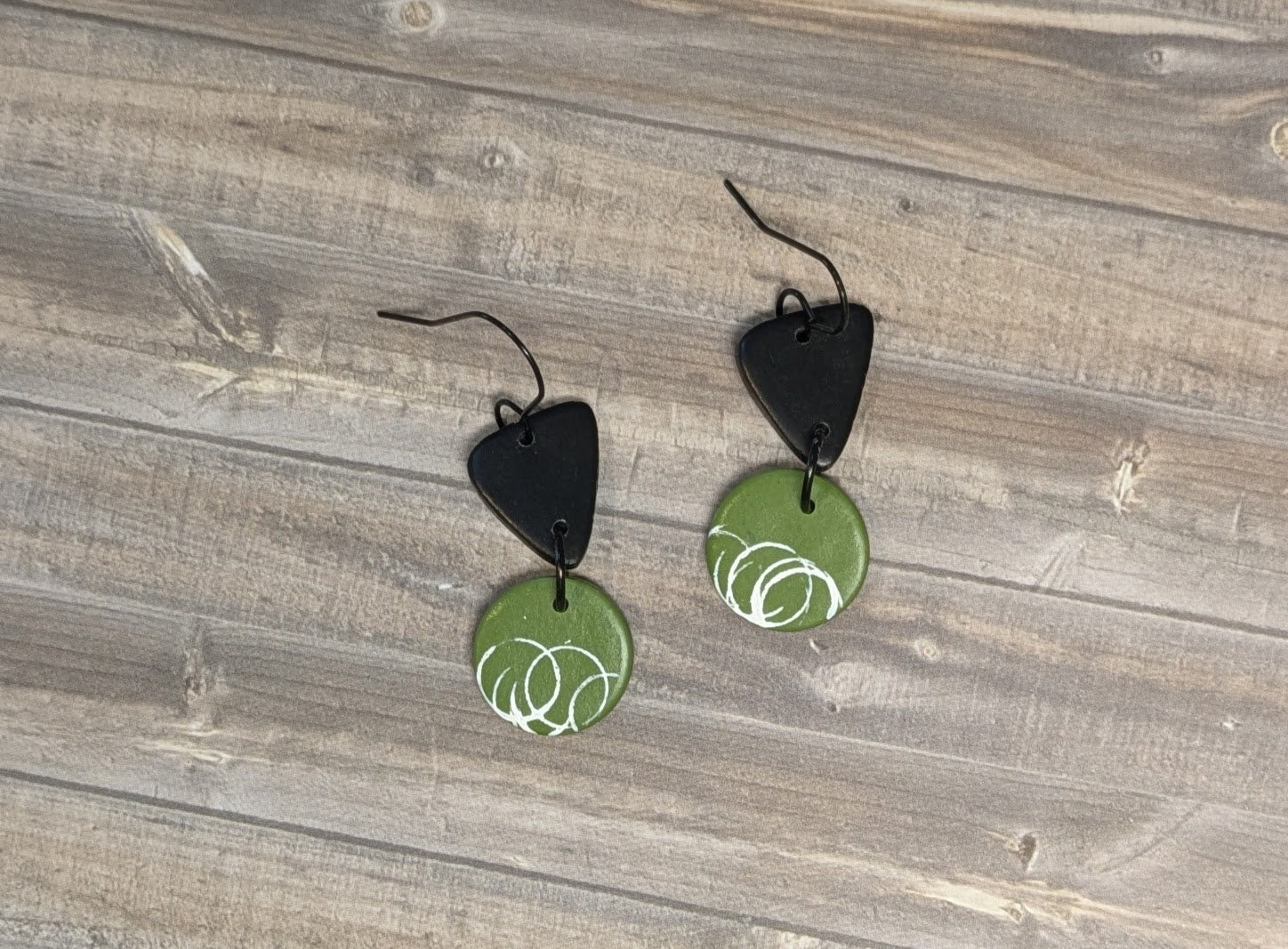 Green circle drop earrings