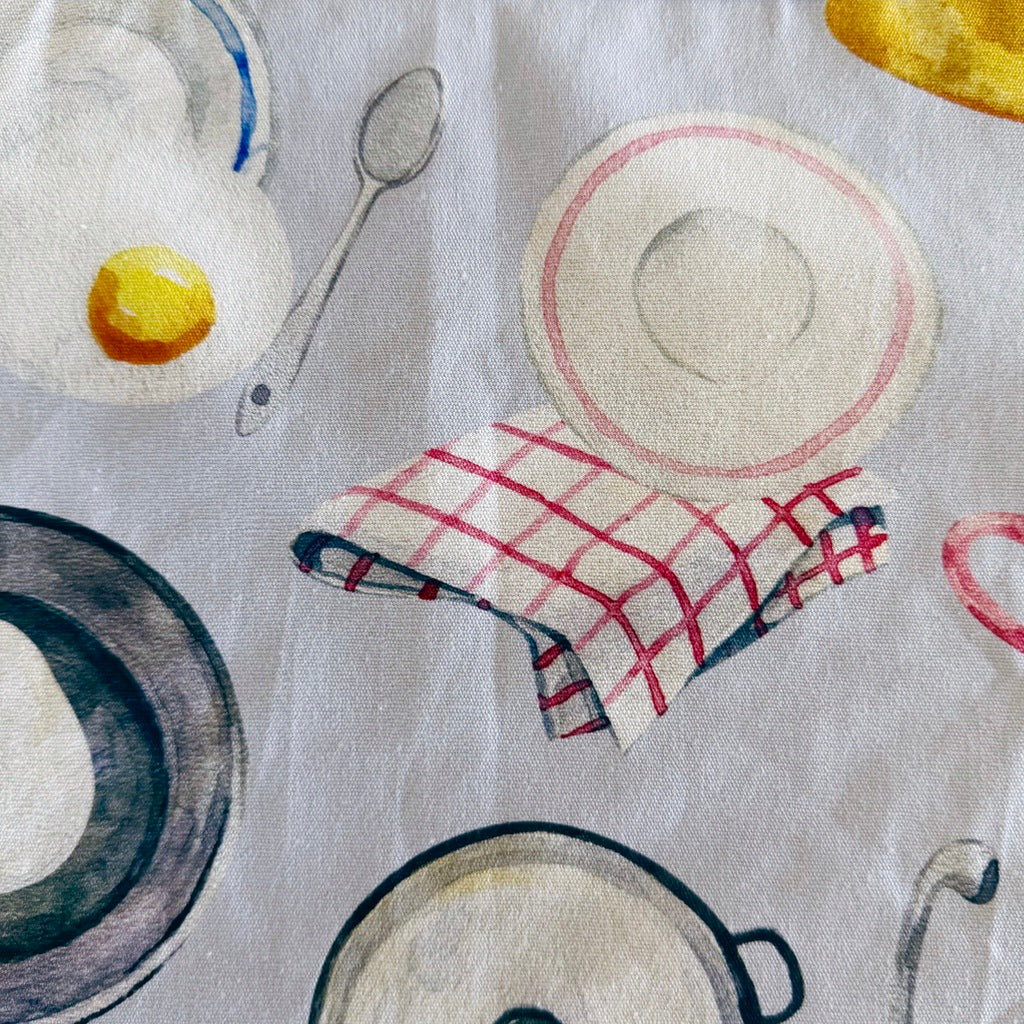 Country living Japanese style cross back kitchen apron. Crafting, gardening, no ties apron.