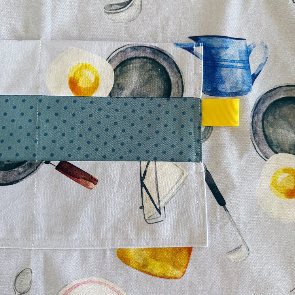 Country living Japanese style cross back kitchen apron. Crafting, gardening, no ties apron.