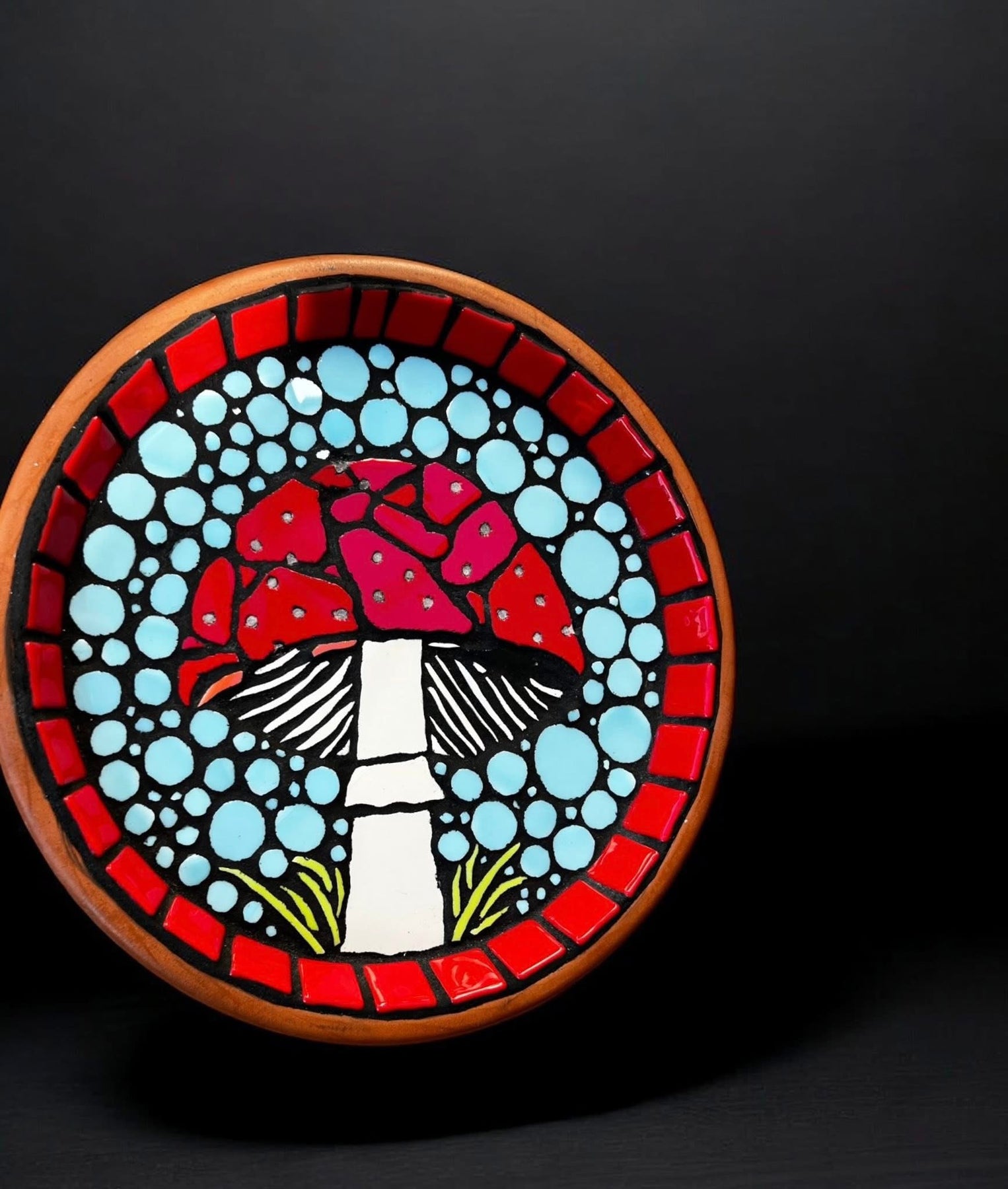 Mosaic Bird/Bee Bath. Fungi.