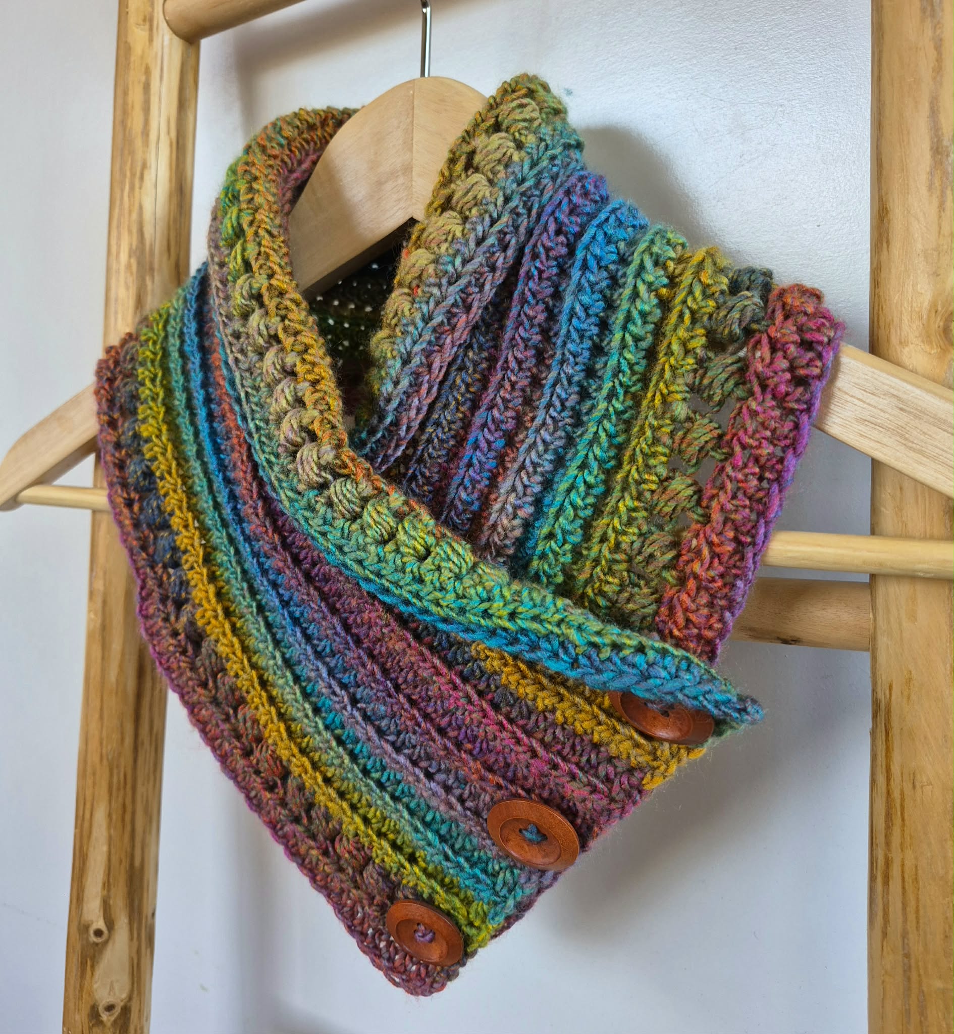 Ladies Neck warmer | Cowl | Scarf | Coloured | Adult | Vintage | Crochet | Buttoned