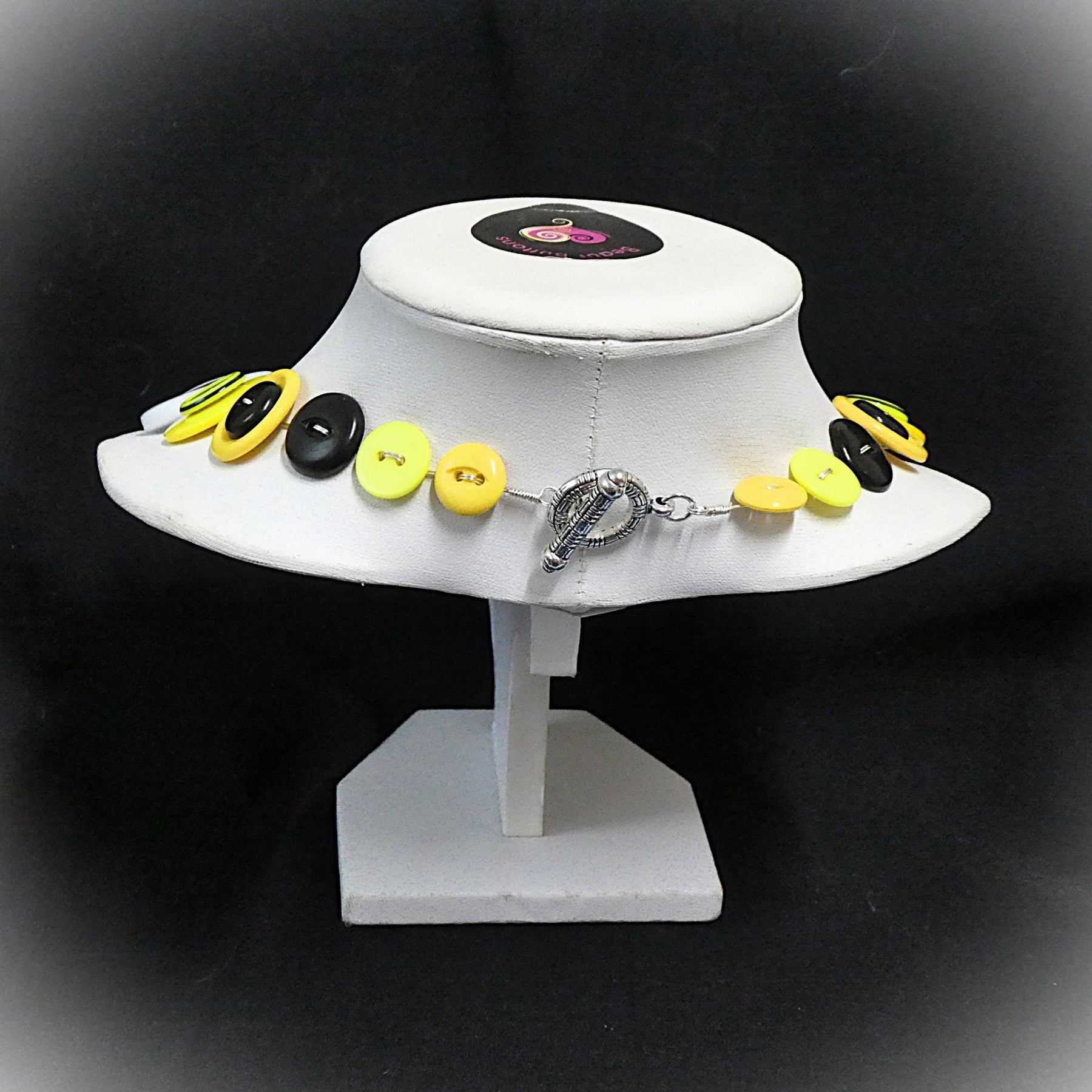 Button necklace and matching earrings - Tigerland