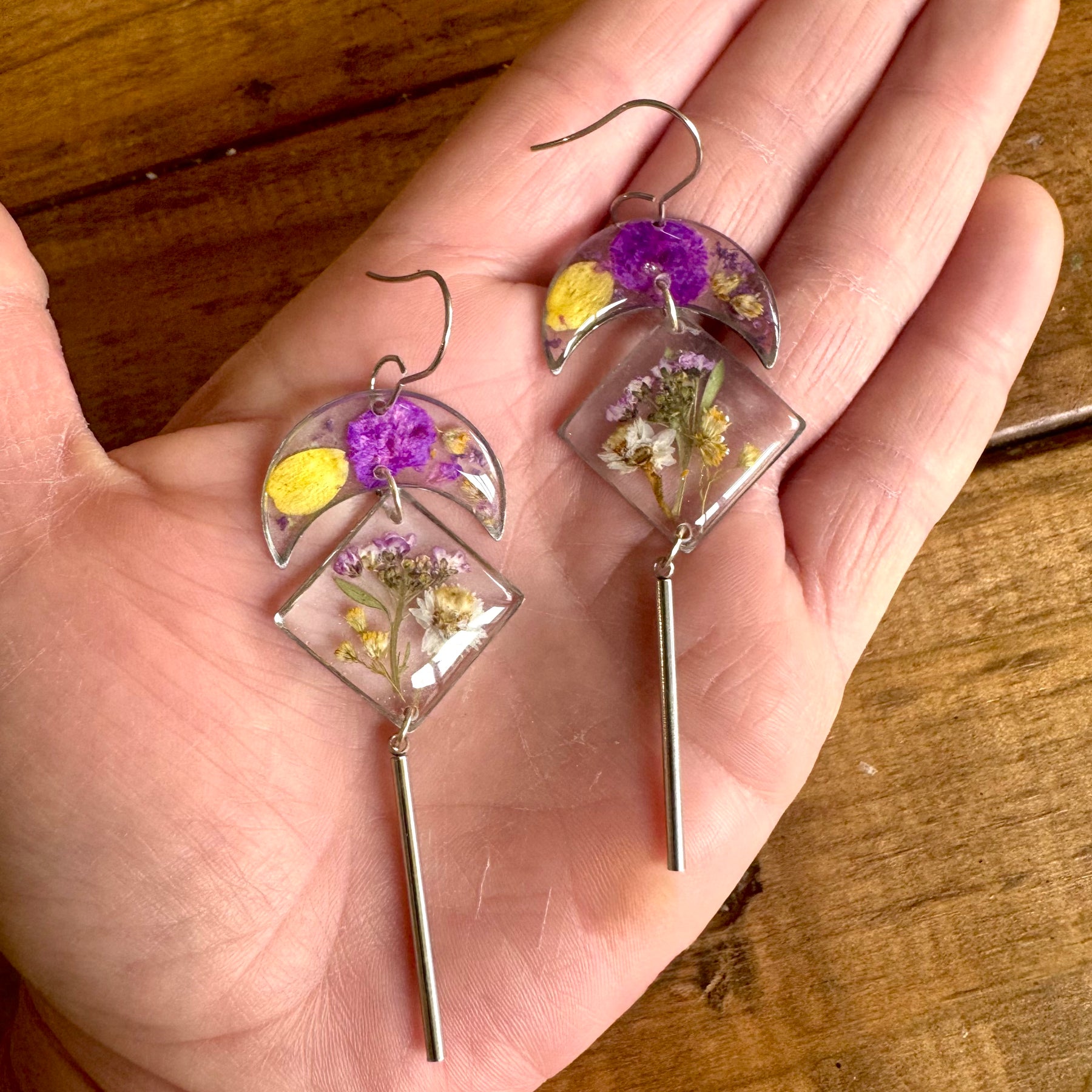 Violet /yellow rhombus and moon resin earrings with pressed flowers