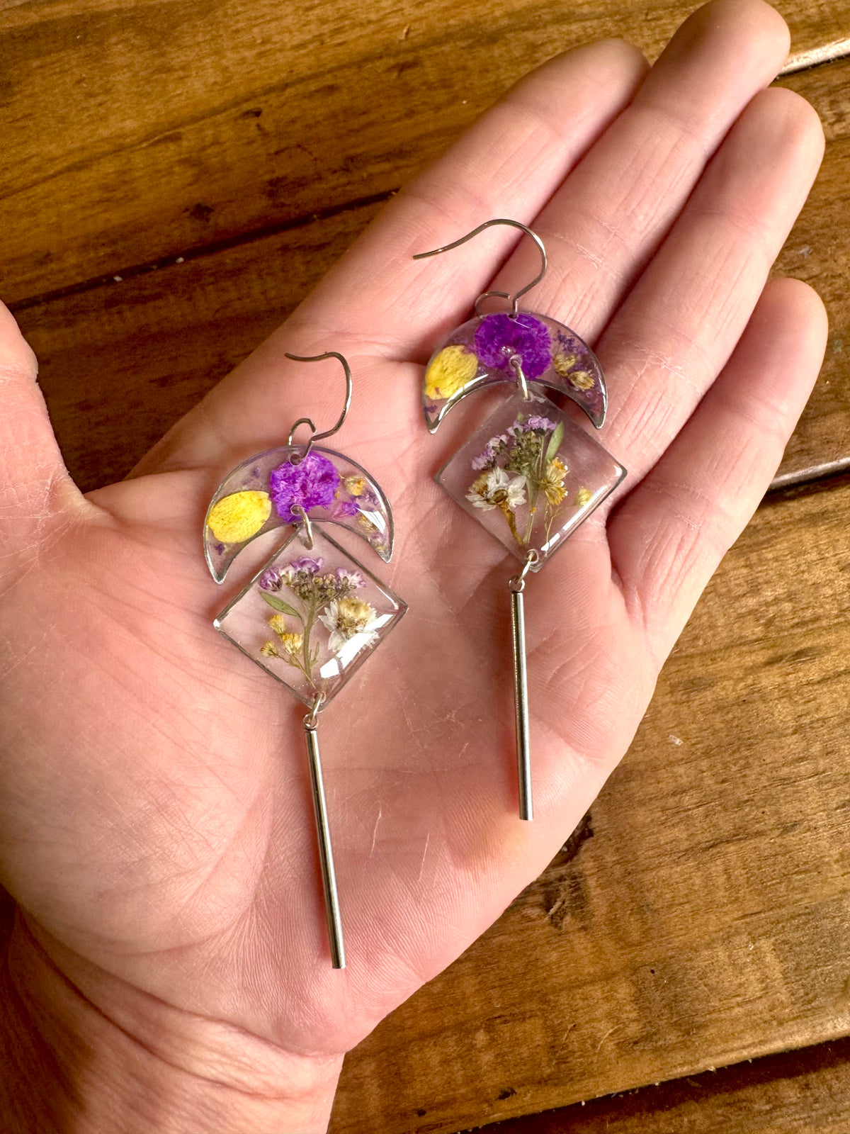 Violet /yellow rhombus and moon resin earrings with pressed flowers