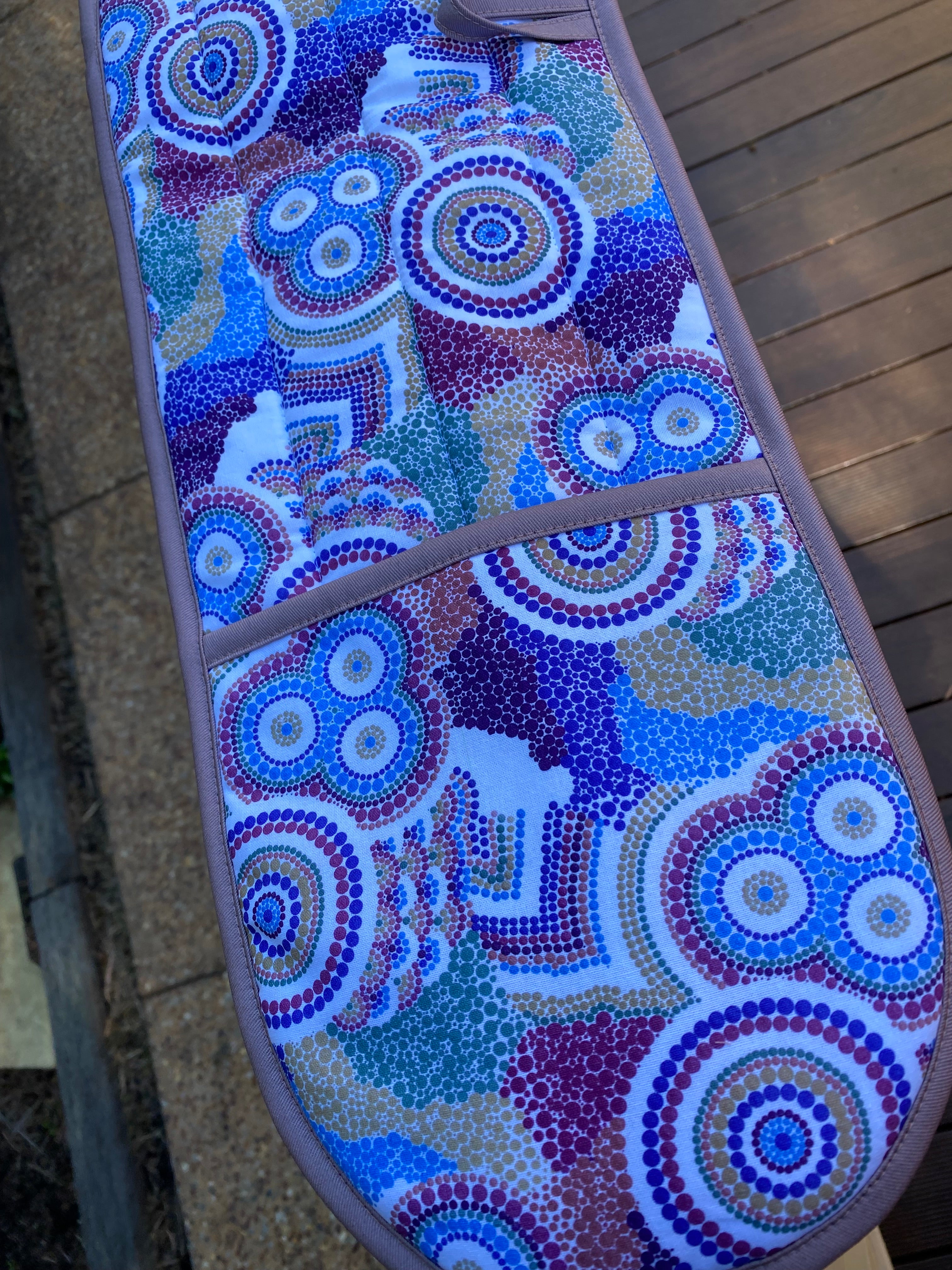 Whirly Dots Double Oven Glove