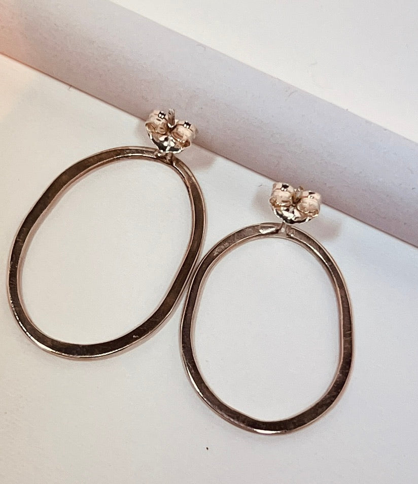 Organic oval stud earrings