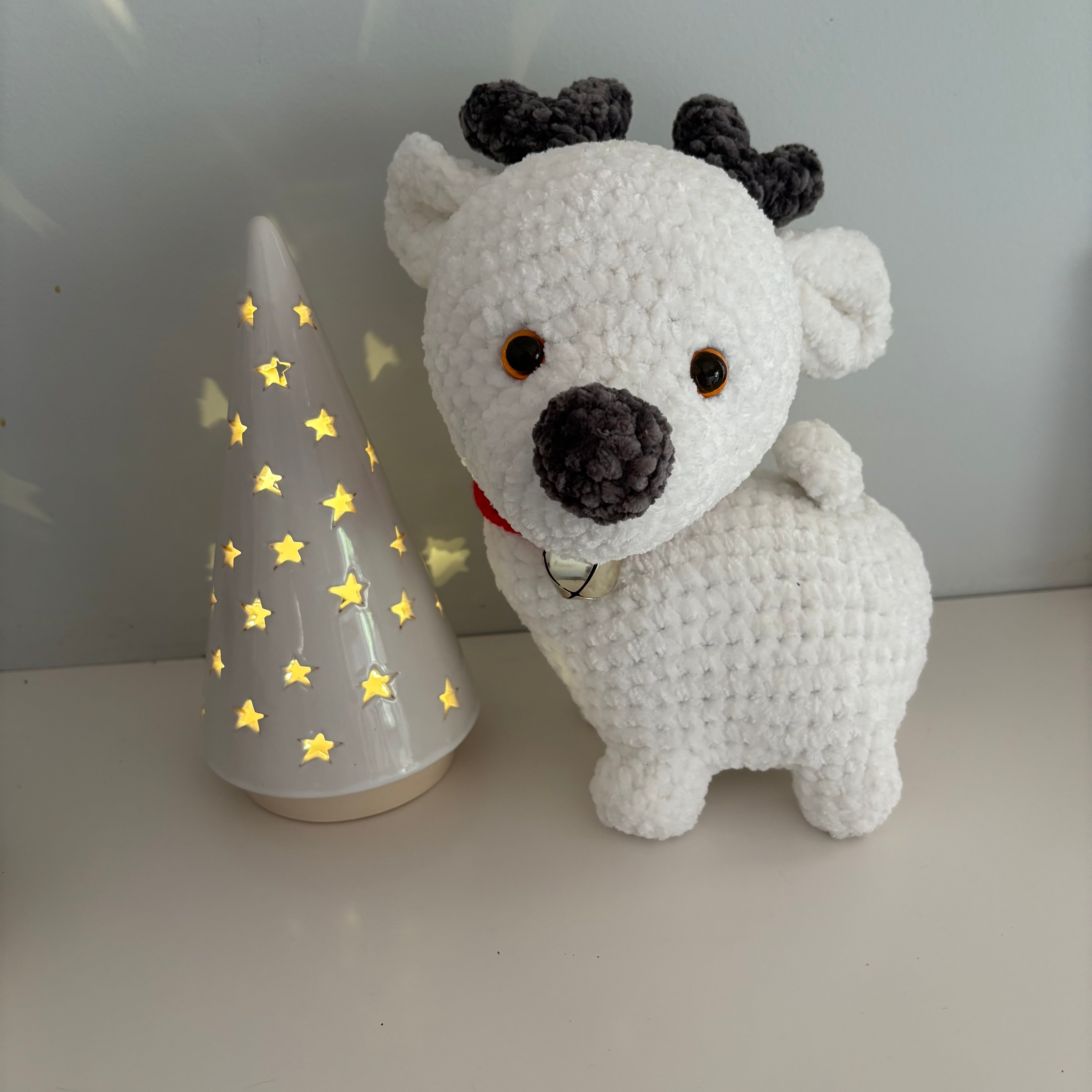 Crochet white reindeer