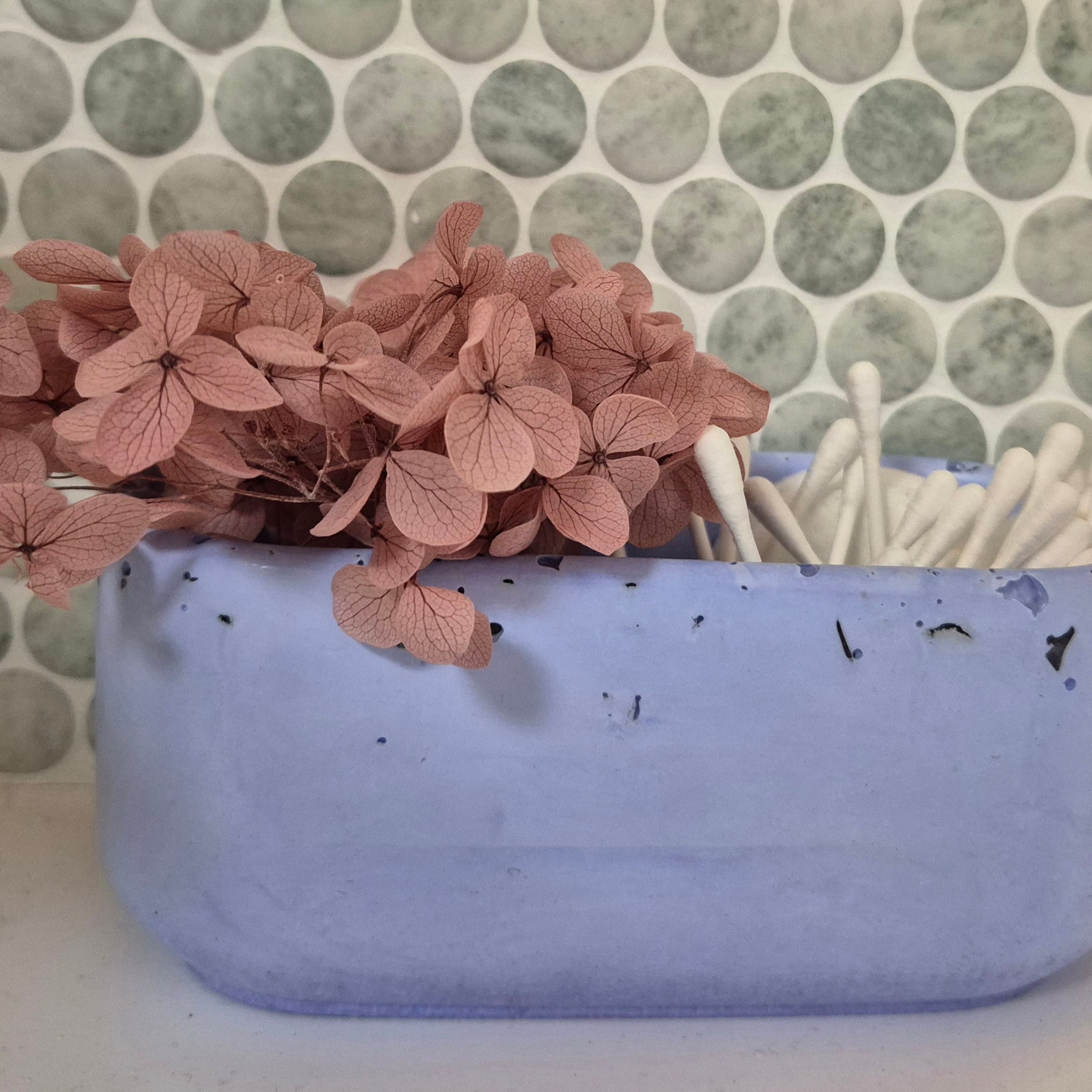 Pale blue concrete bowl candle with quartz stones and roses