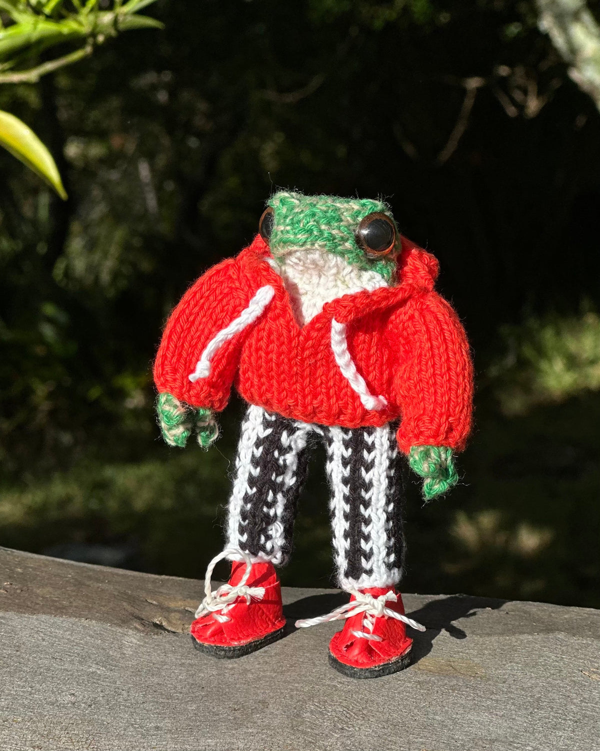 Little Knitted Frog Figurine, 12cm