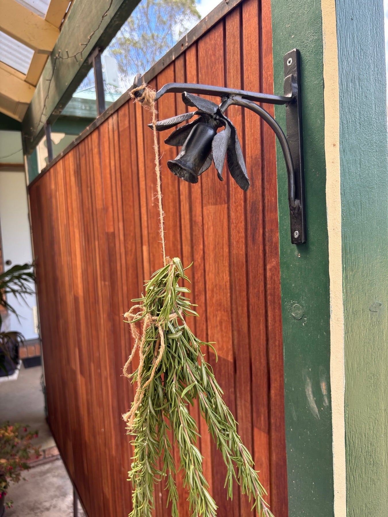 Daffodil Plant Hanger Hook BRacket