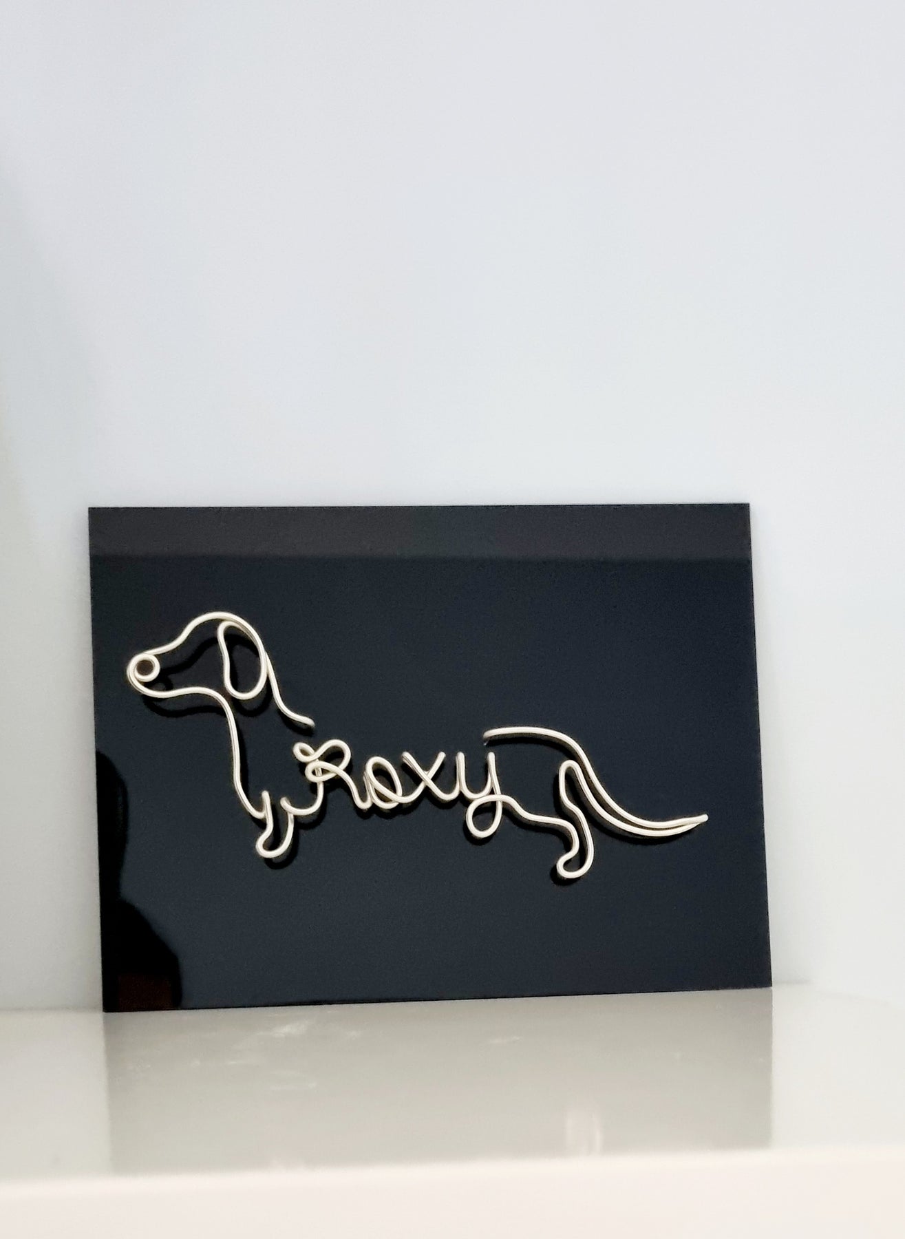Personalised Dachshund Wire Art Plaque | Custom Sausage Dog Name Sign | Wire Dog Portrait Acrylic Plaque | Custom Colour Dog Wall Art | Pet Name Gift