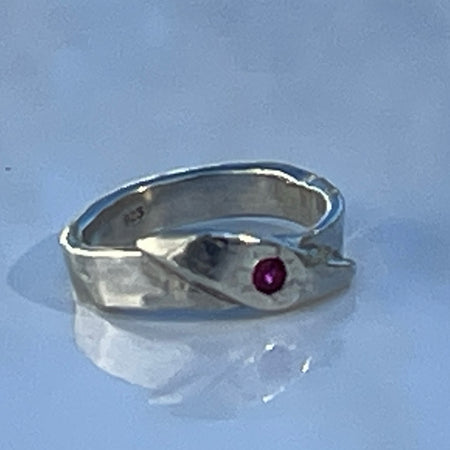 SS ribbon ring with Tiny natural Ruby