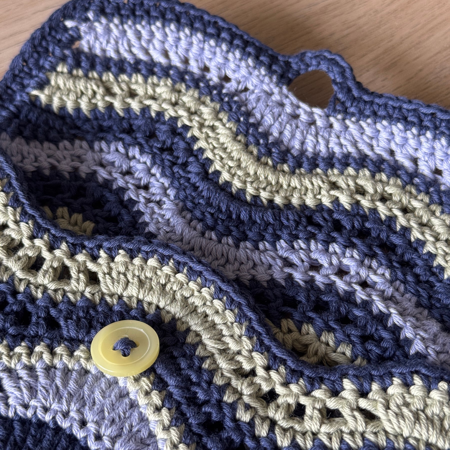 Kindle Sleeve | Handmade Crochet E-reader Accessary | Waves Ver. Cotton Yarn