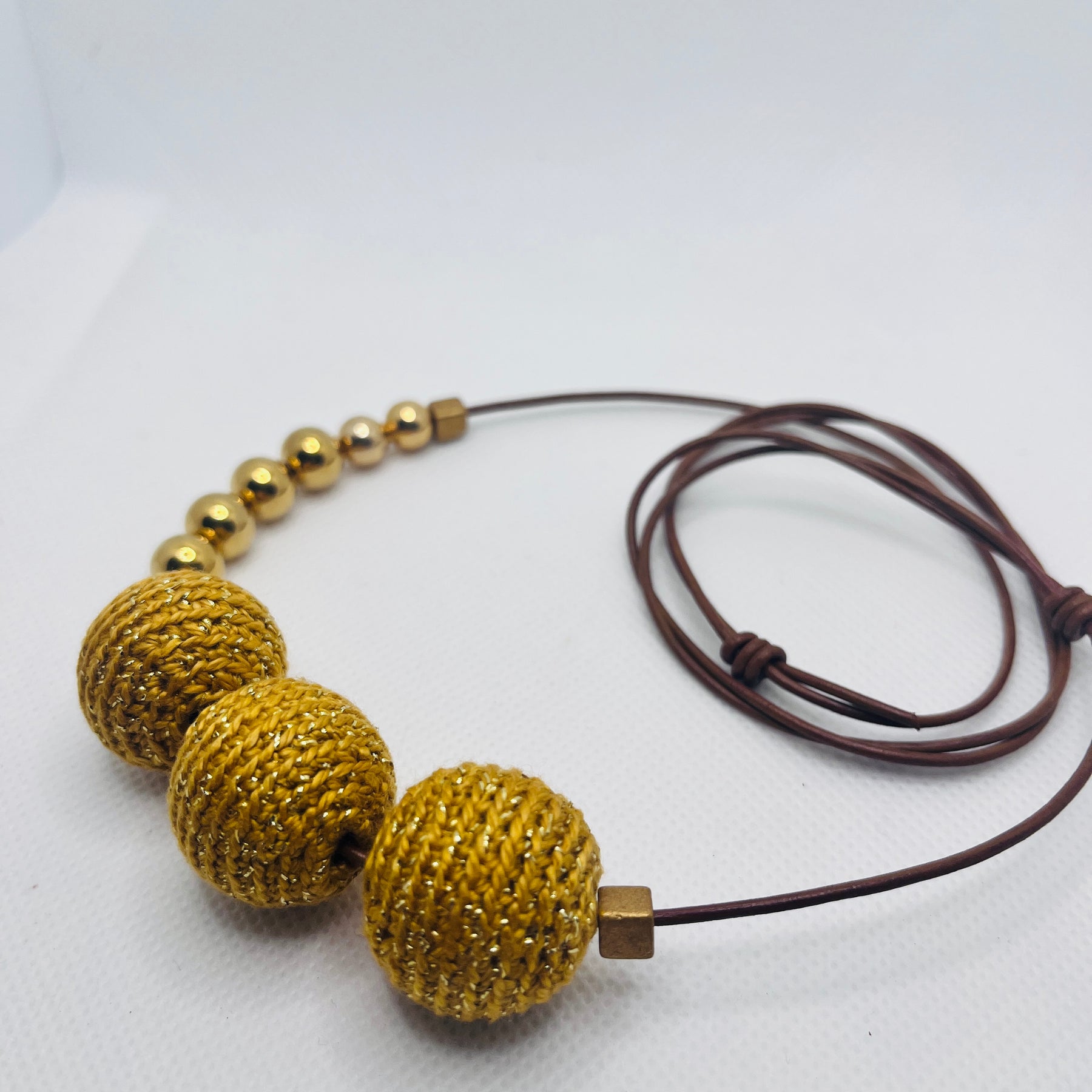 Handmade strand necklace - Gold #1