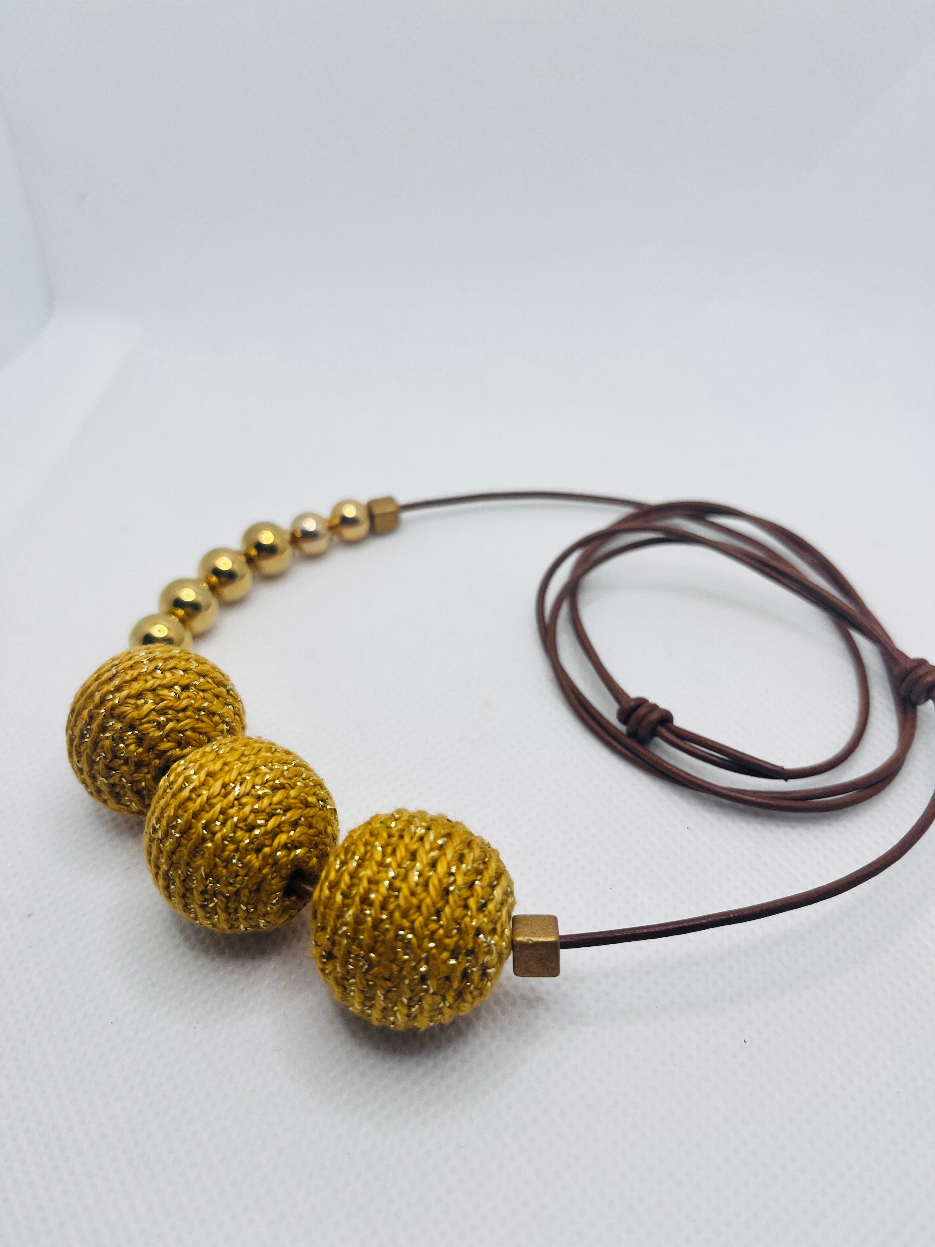 Handmade strand necklace - Gold #1