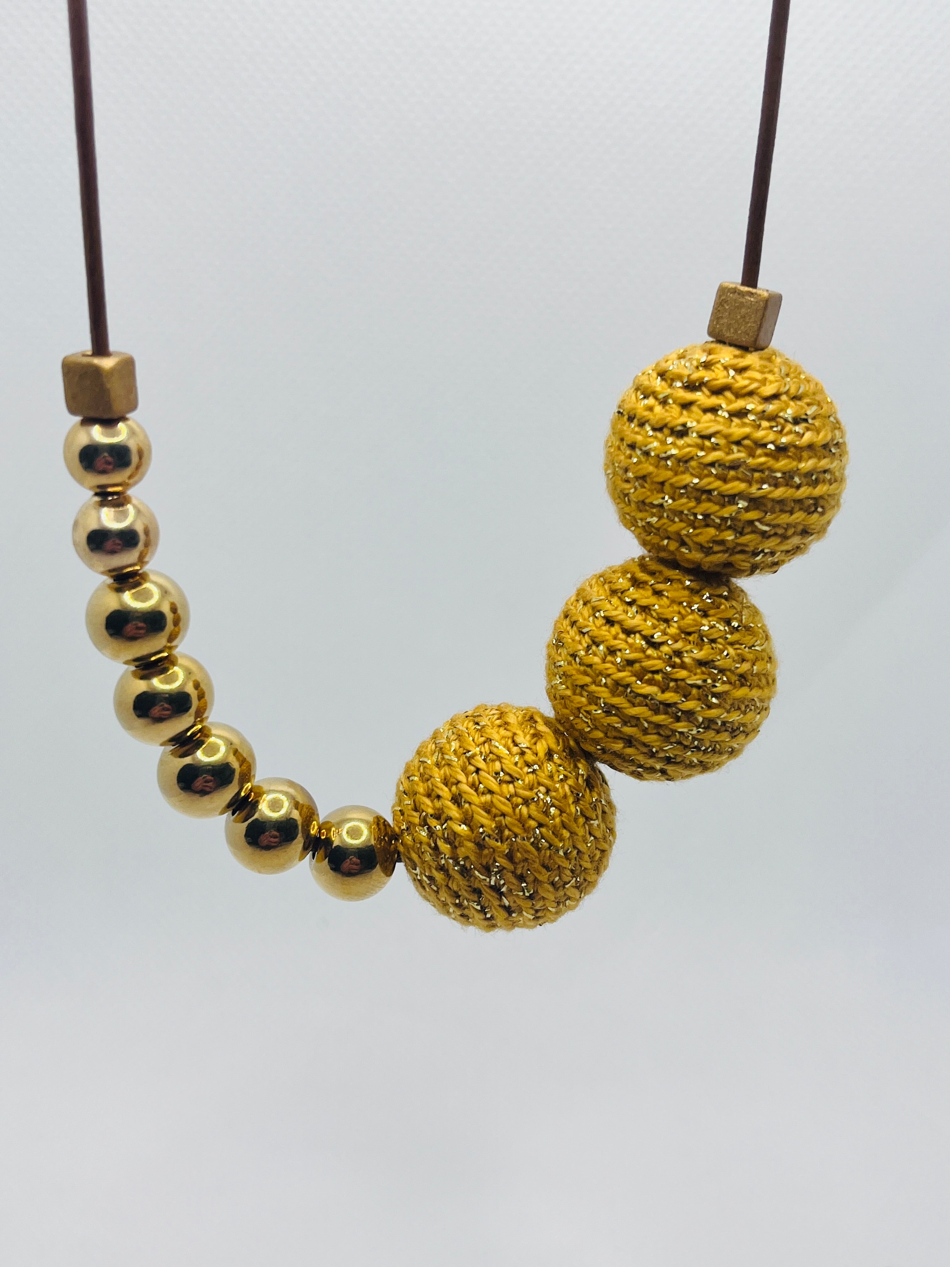 Handmade strand necklace - Gold #1