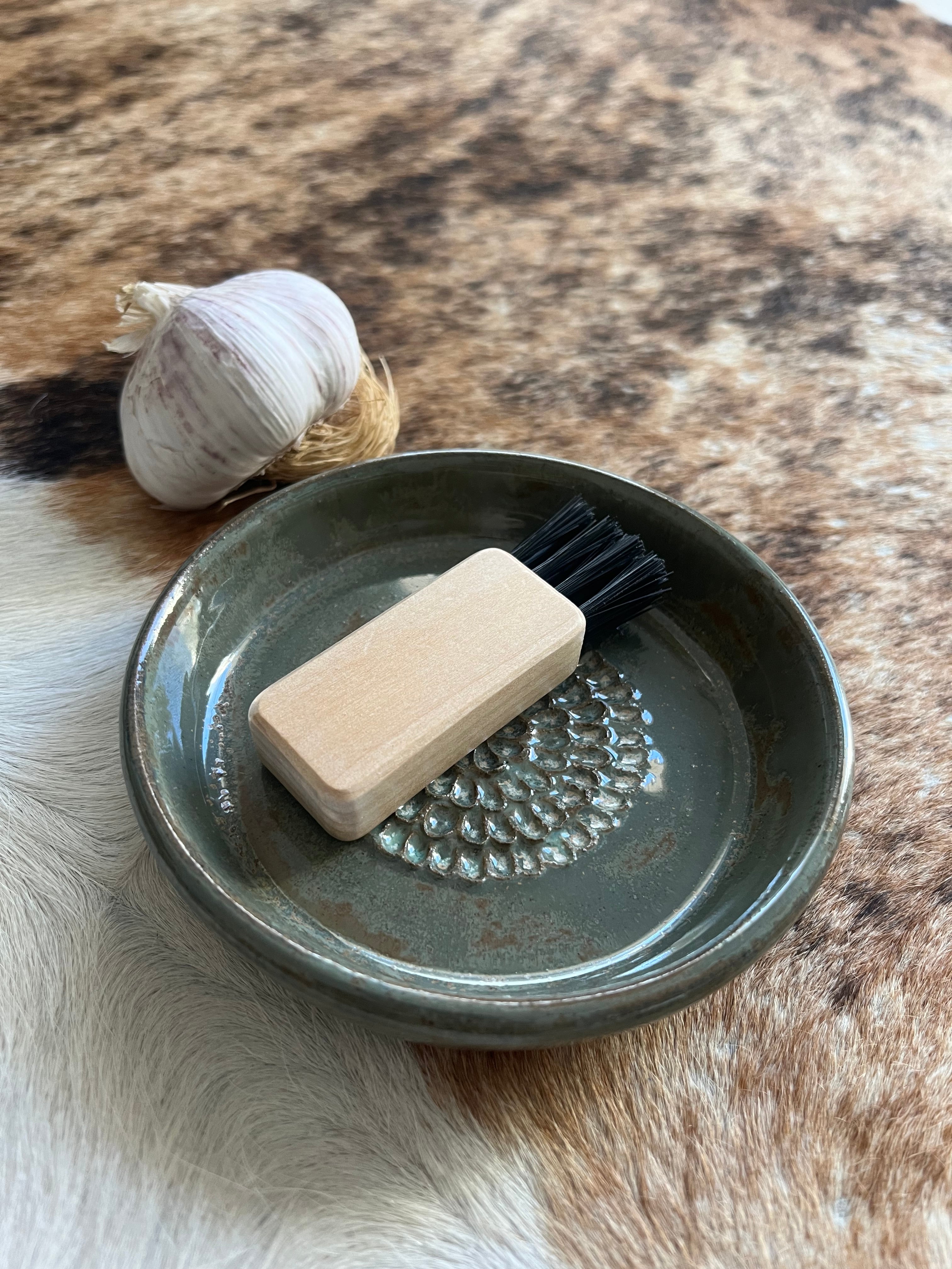 Ceramic Grater with Brush
