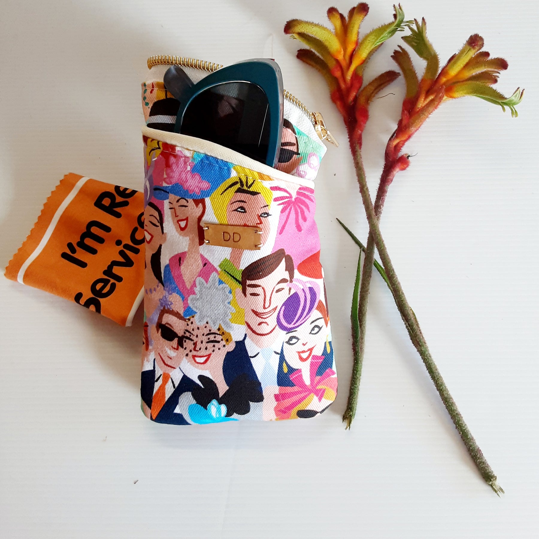 Double pocket eyeglass/sunglass case.