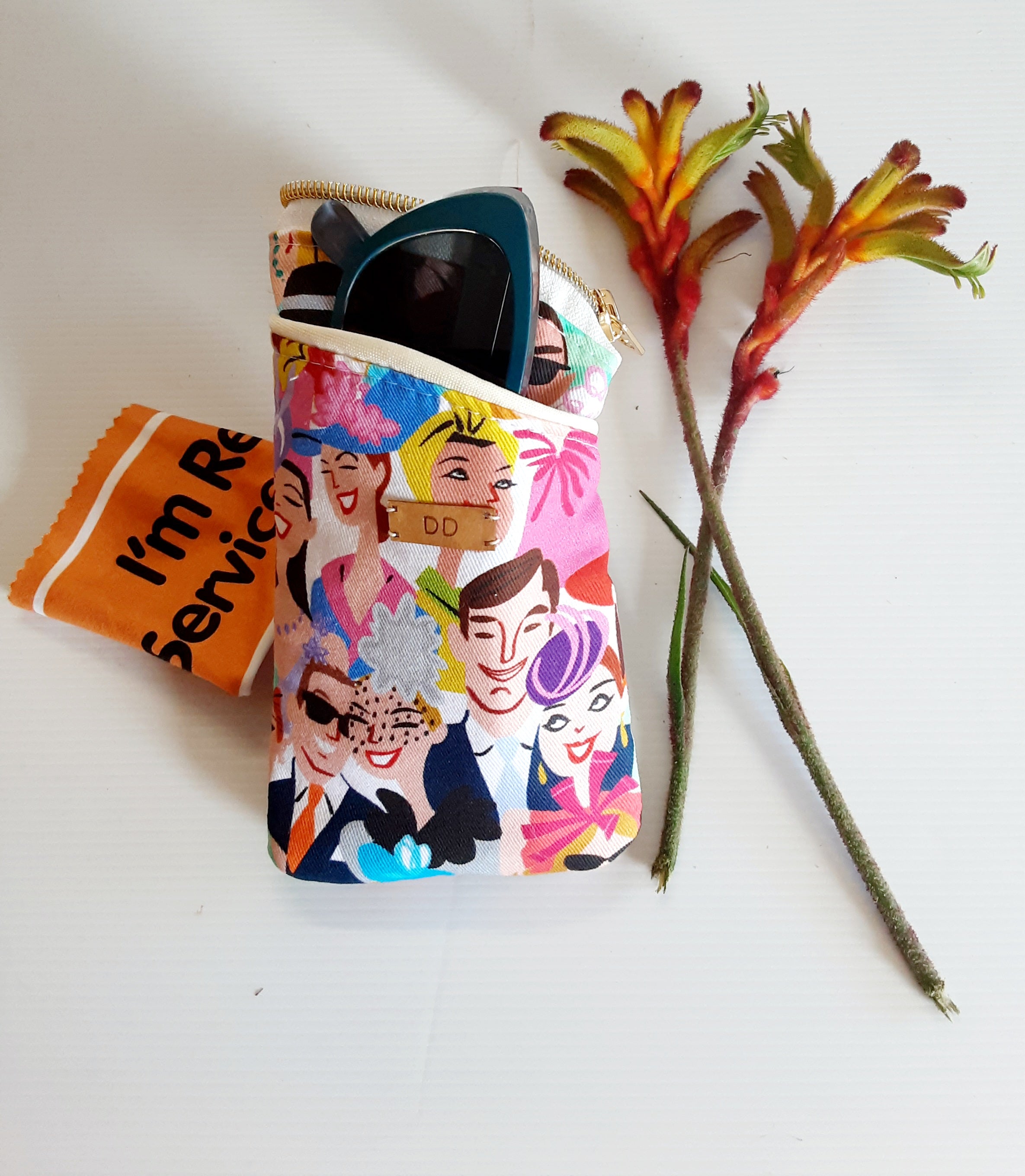 Double pocket eyeglass/sunglass case.