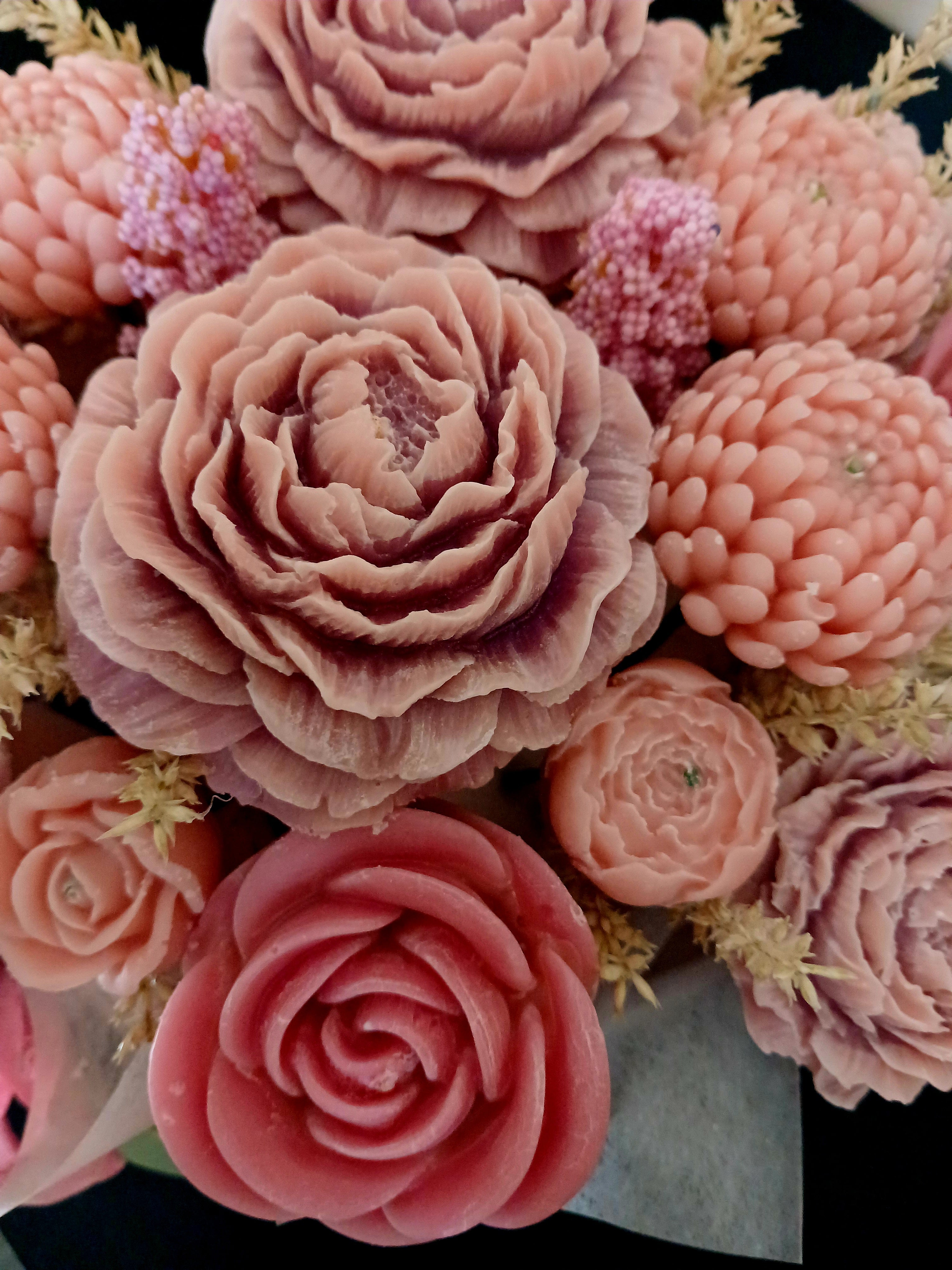 Round Box Bouquet Black Raspberry & Vanilla