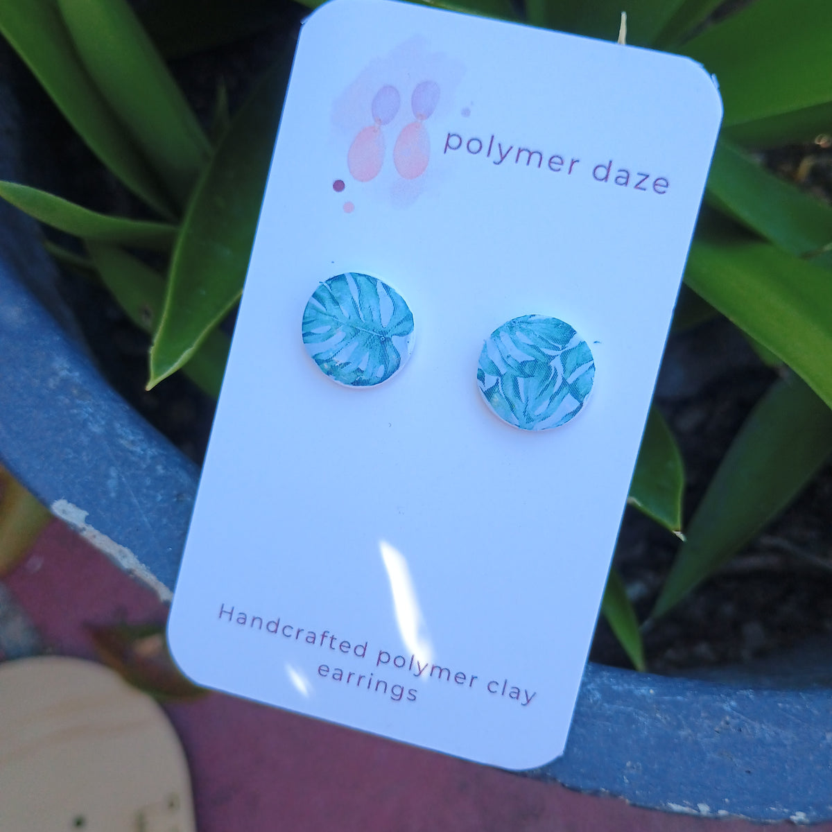 Monstera stud earring