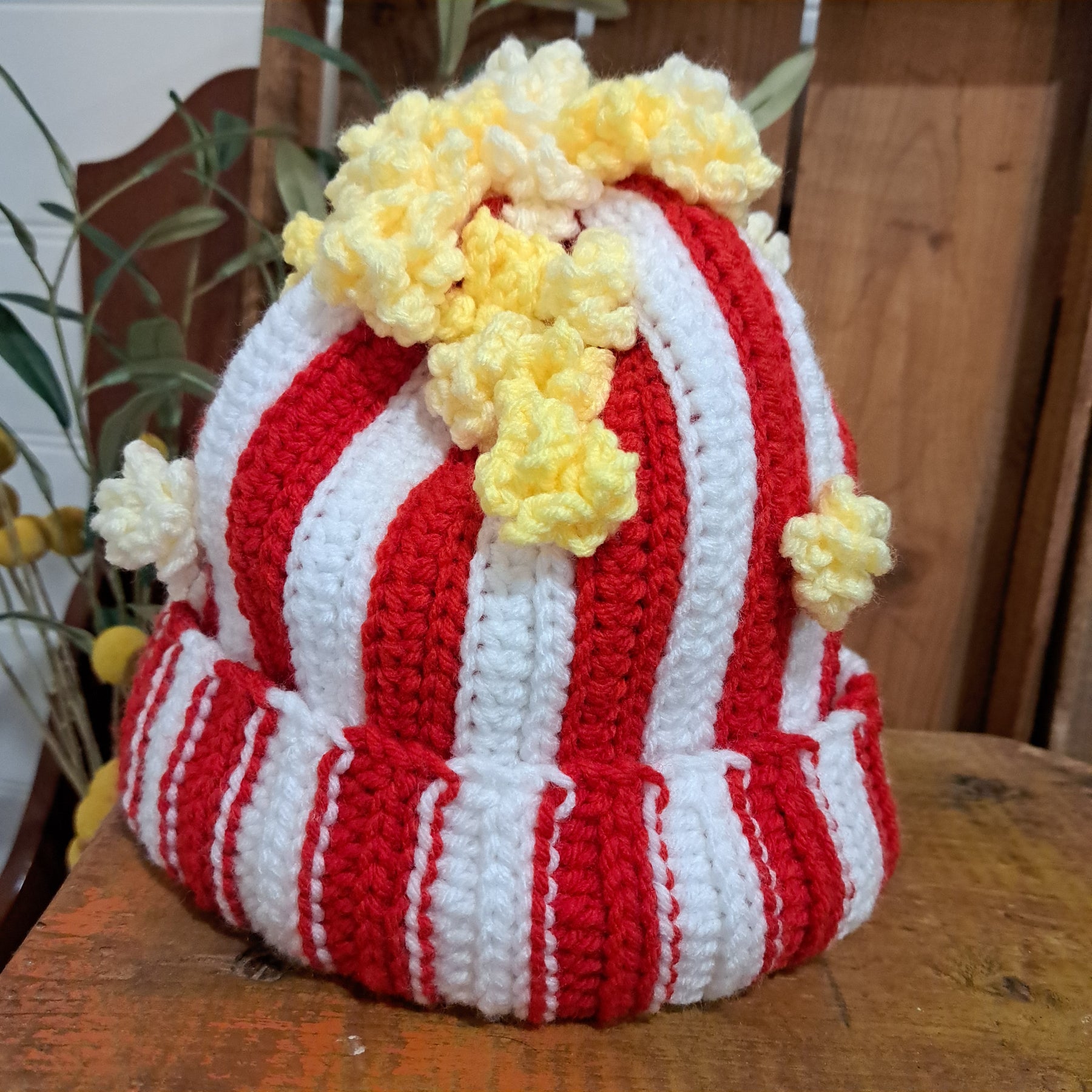 Crochet beanie/ red and white stripe/ popcorn