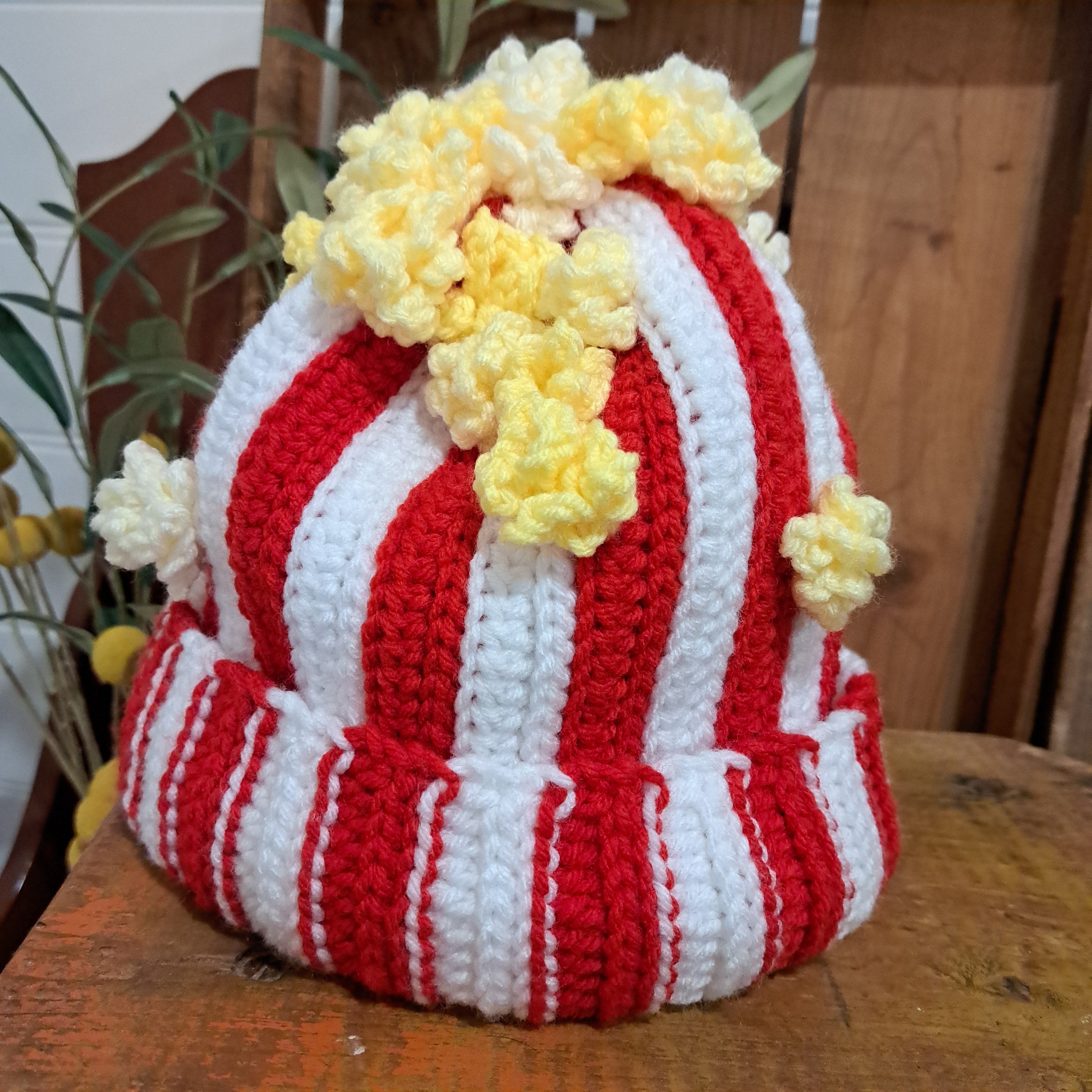 Crochet beanie/ red and white stripe/ popcorn
