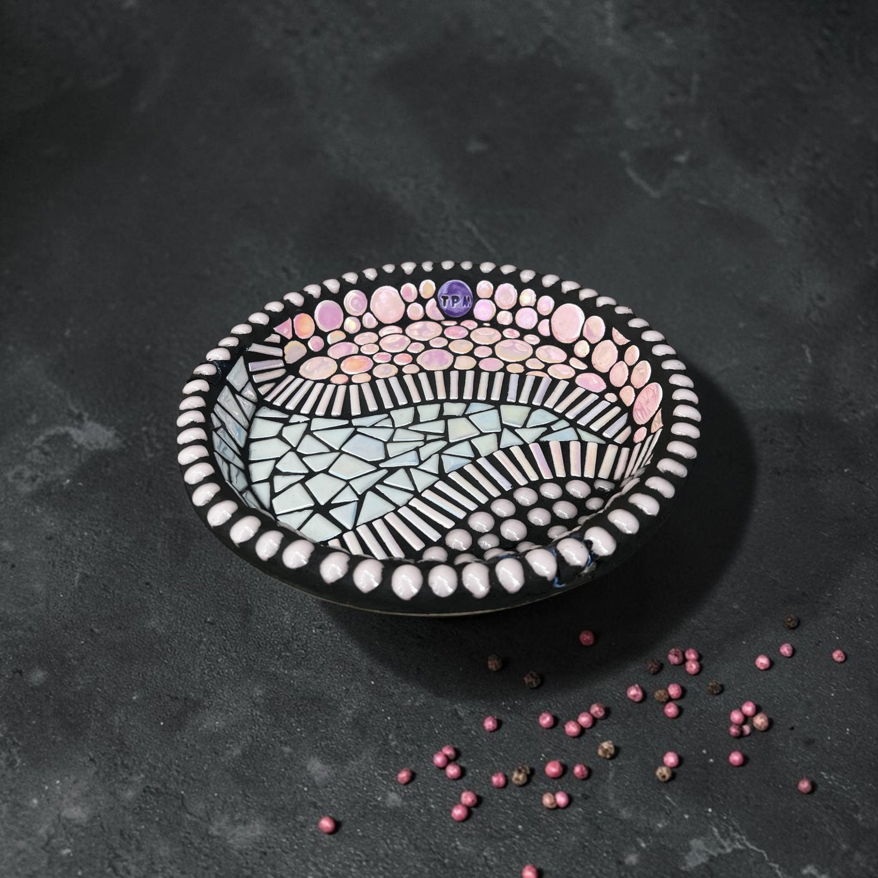 Mosaic Bee Bath. Pink.