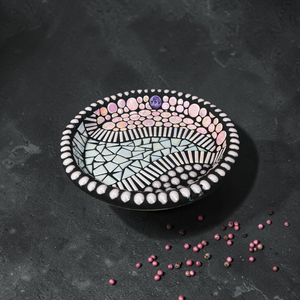 Mosaic Bee Bath. Pink.