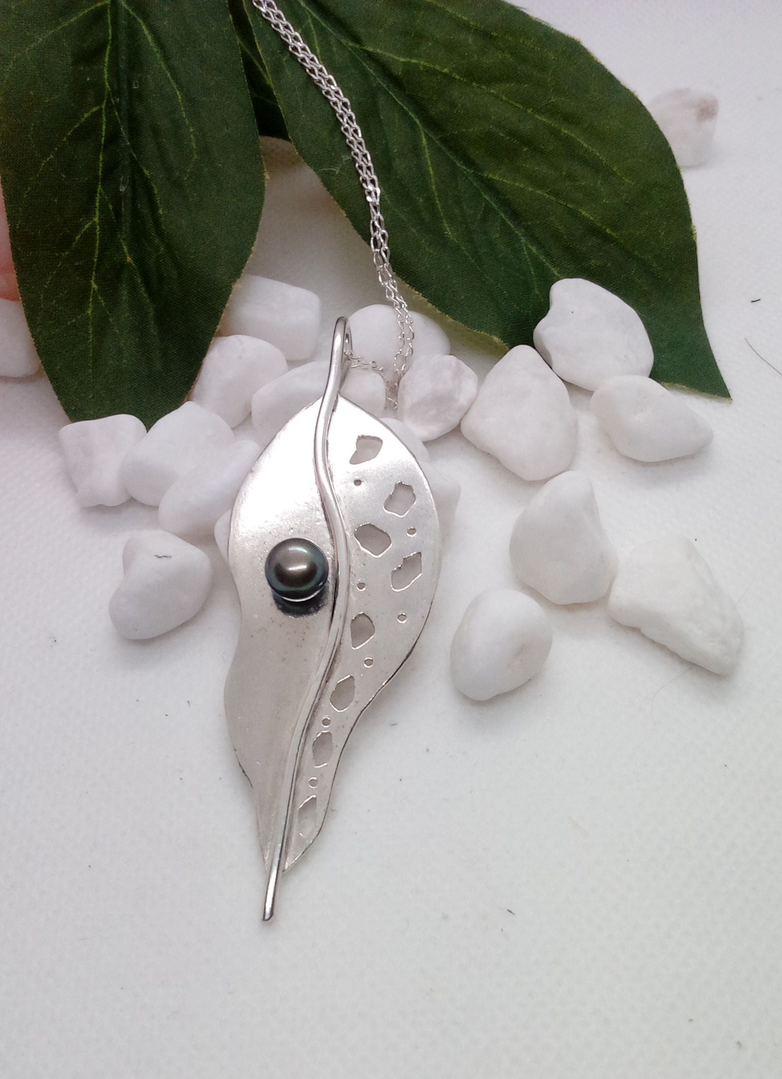 Sterling Silver contemporary style leaf pendant