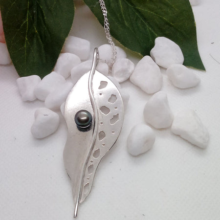 Sterling Silver contemporary style leaf pendant
