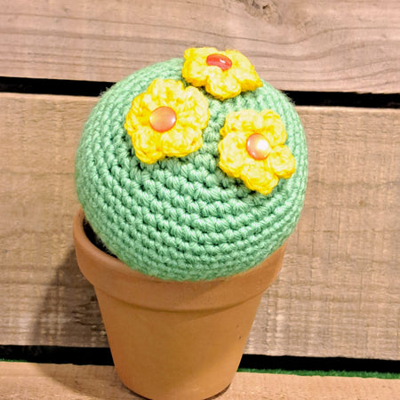 Crochet cactus/ in terracotta pot/ crochet yellow flowers