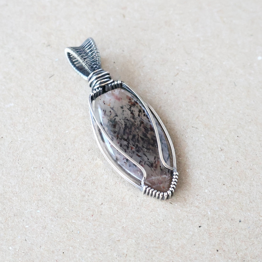 Handcrafted Rainbow Lattice Sunstone Pendant - Talisman of Abundant Blessings