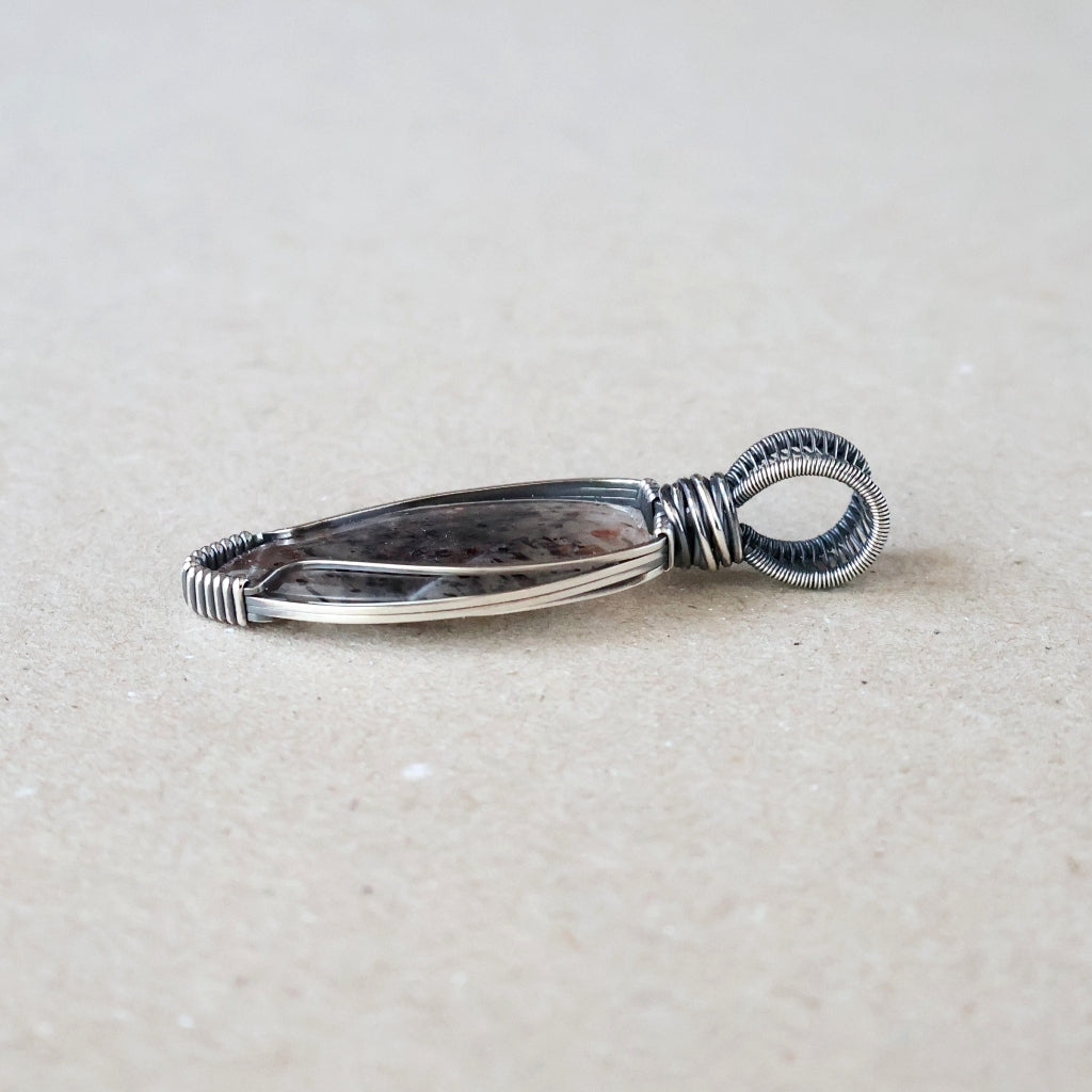 Handcrafted Rainbow Lattice Sunstone Pendant - Talisman of Abundant Blessings