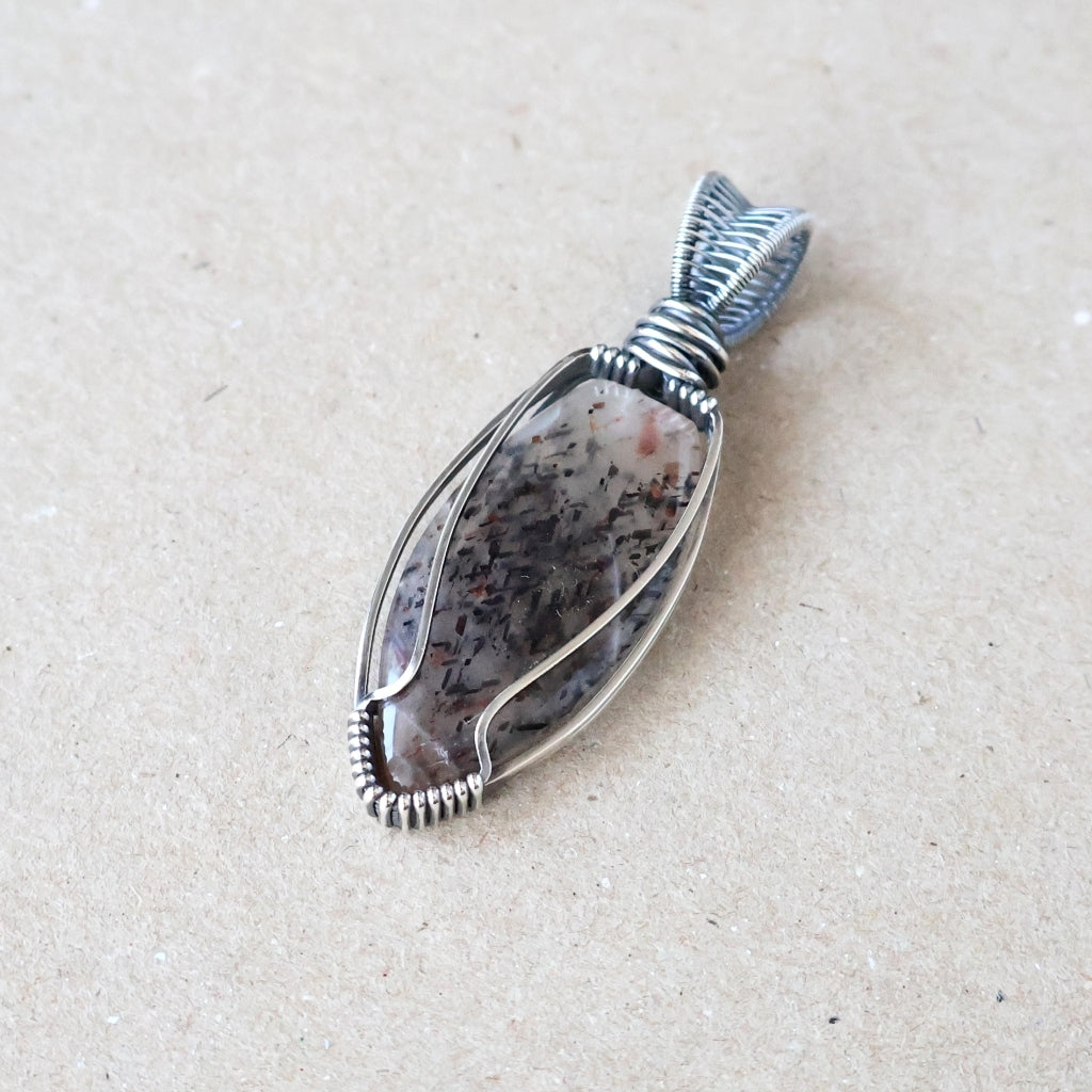 Handcrafted Rainbow Lattice Sunstone Pendant - Talisman of Abundant Blessings