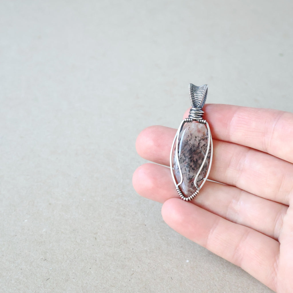 Handcrafted Rainbow Lattice Sunstone Pendant - Talisman of Abundant Blessings