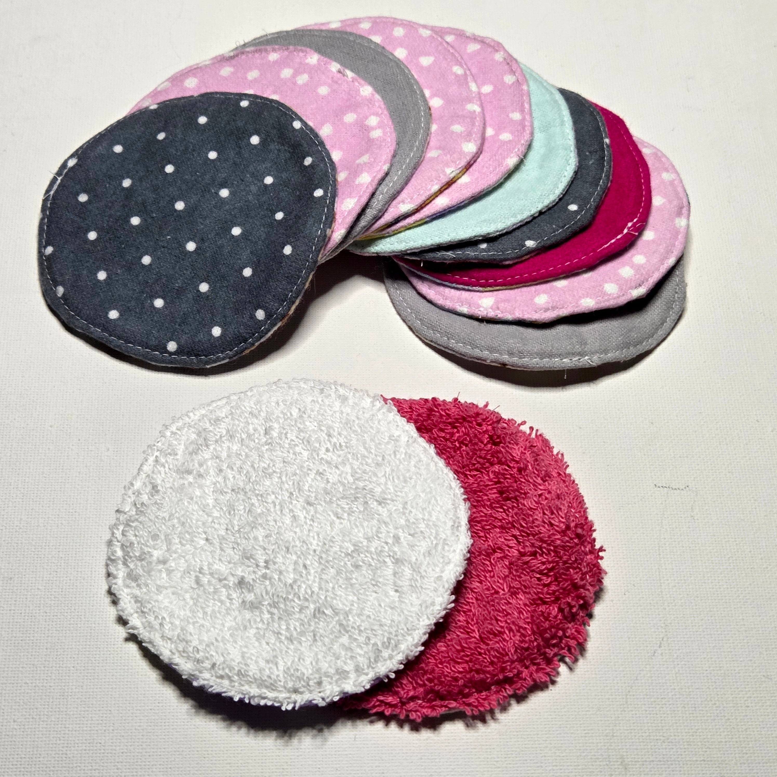 Make-up remover wipes and wet bag set