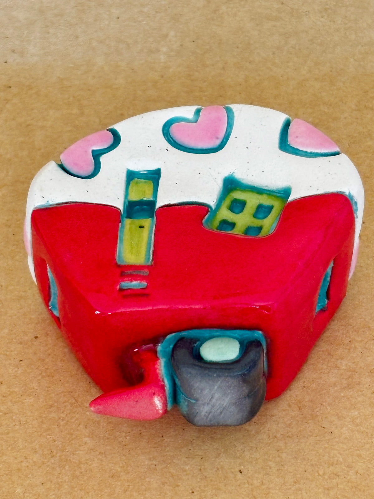 Small Retro Collectable Ceramic Caravan 14