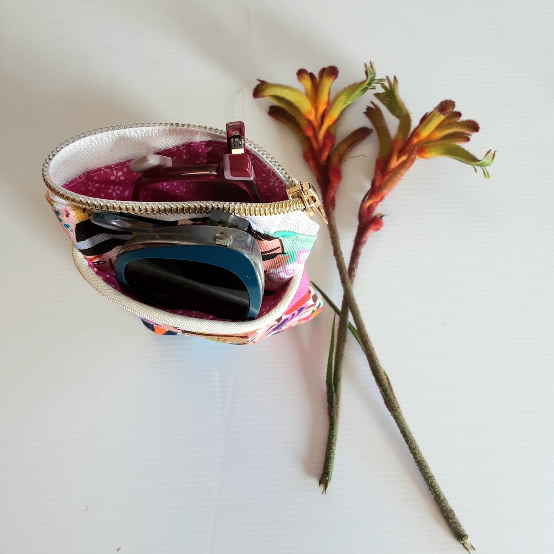 Double pocket eyeglass/sunglass case.