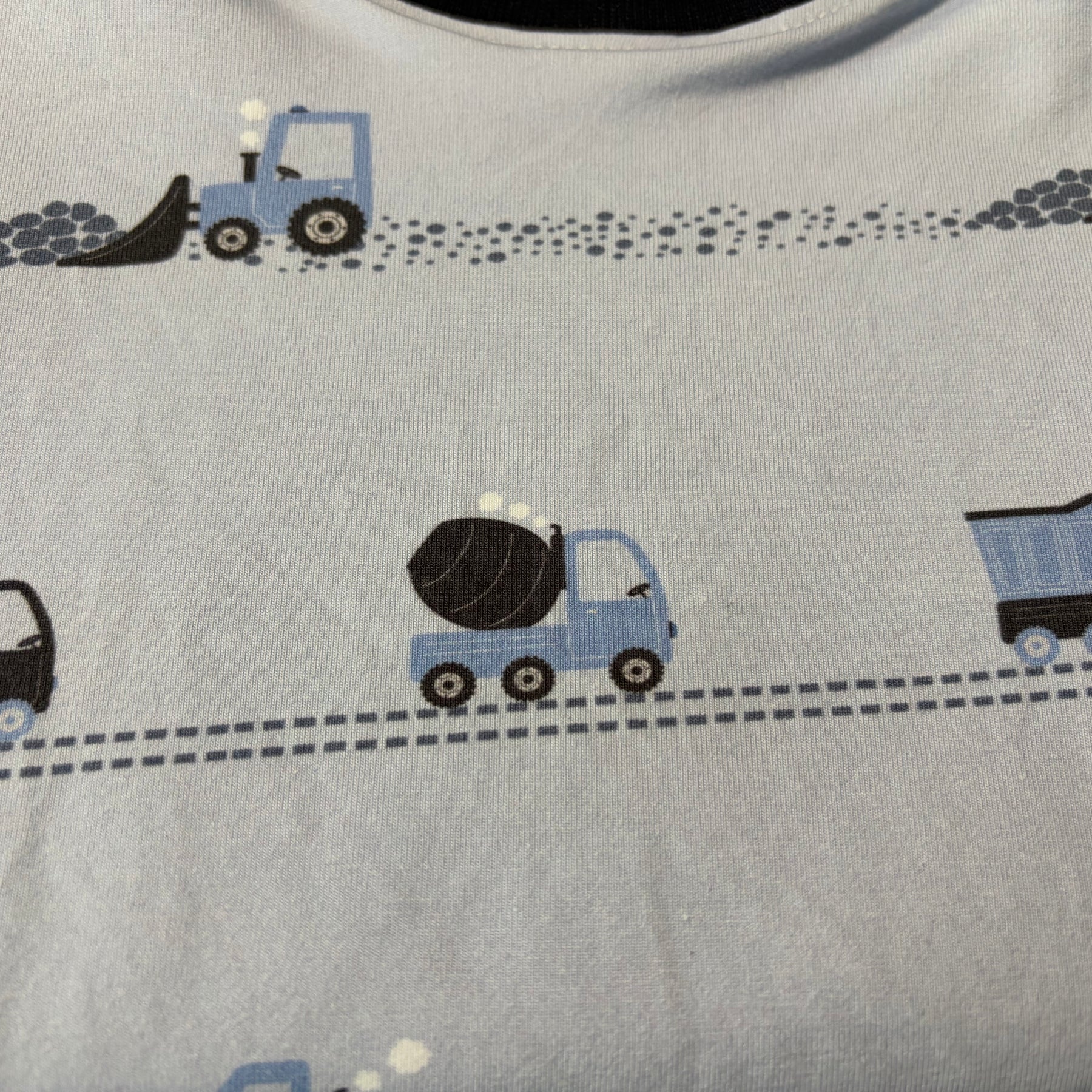 EOFY SALE EARTHMOVERS TEE SHIRT 2-3 YEARS