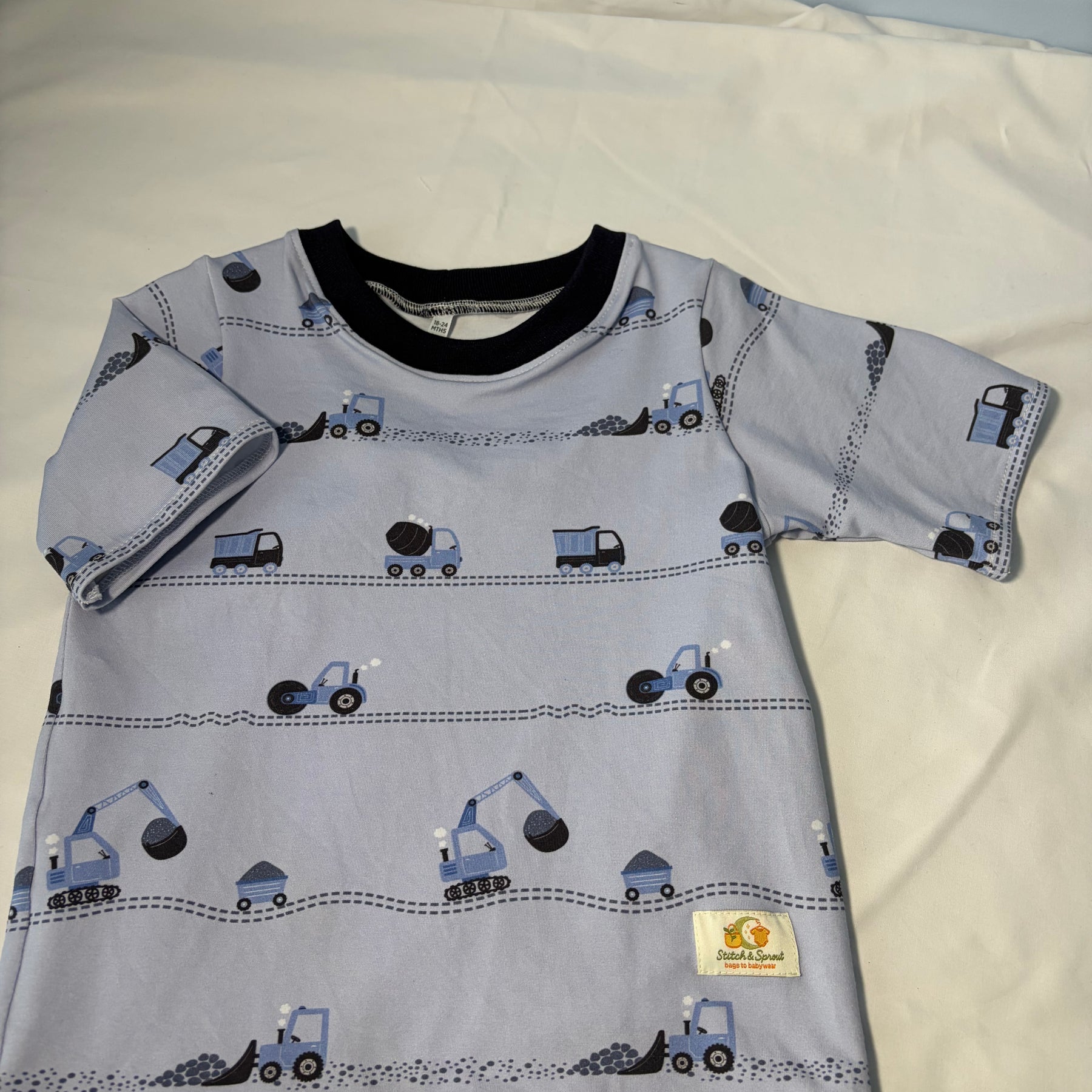 EOFY SALE EARTHMOVERS TEE SHIRT 2-3 YEARS