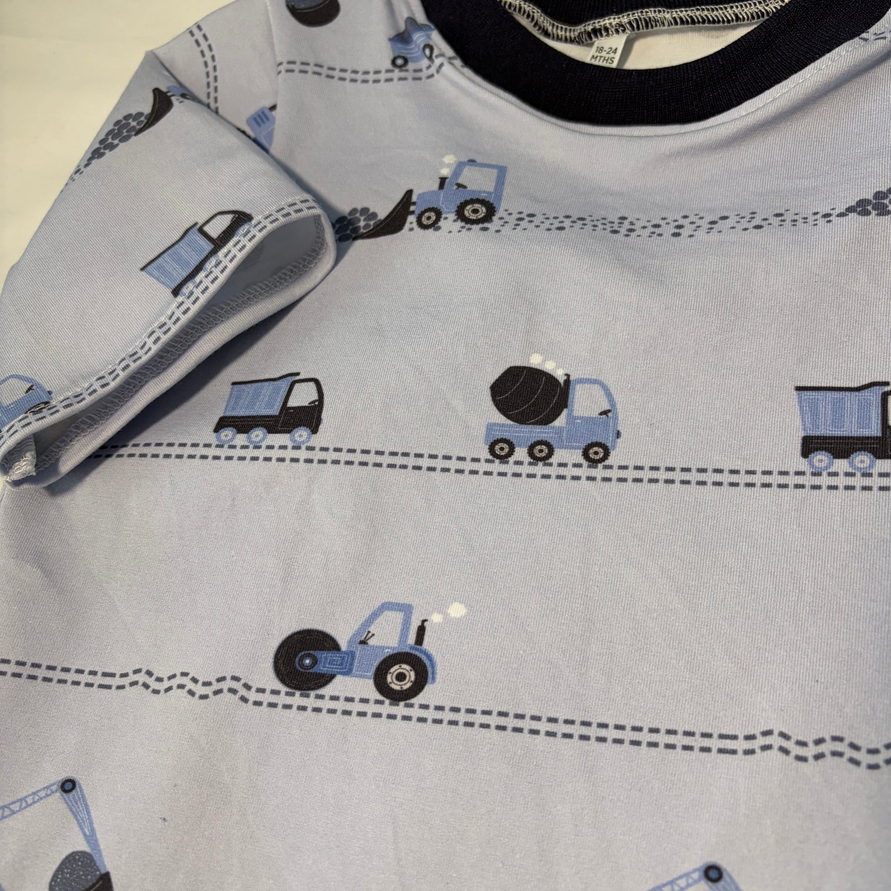 EOFY SALE EARTHMOVERS TEE SHIRT 2-3 YEARS