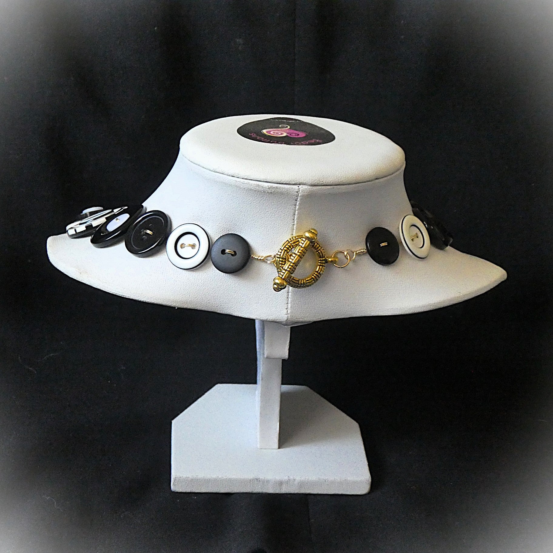 Button necklace and earrings - Checkmate