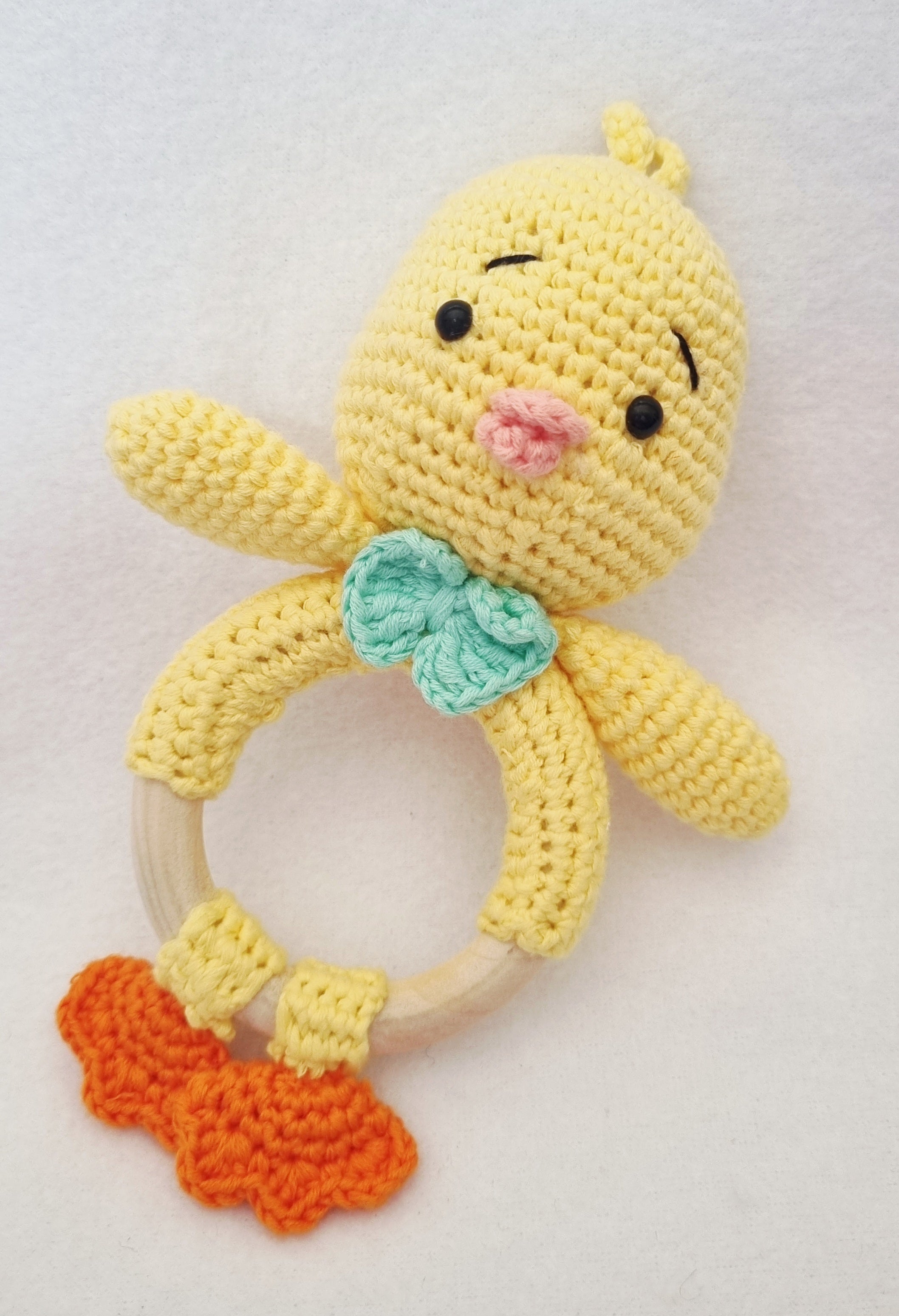 Handmade – Little Yellow Chicken - 4-piece Baby Shower set - BB004