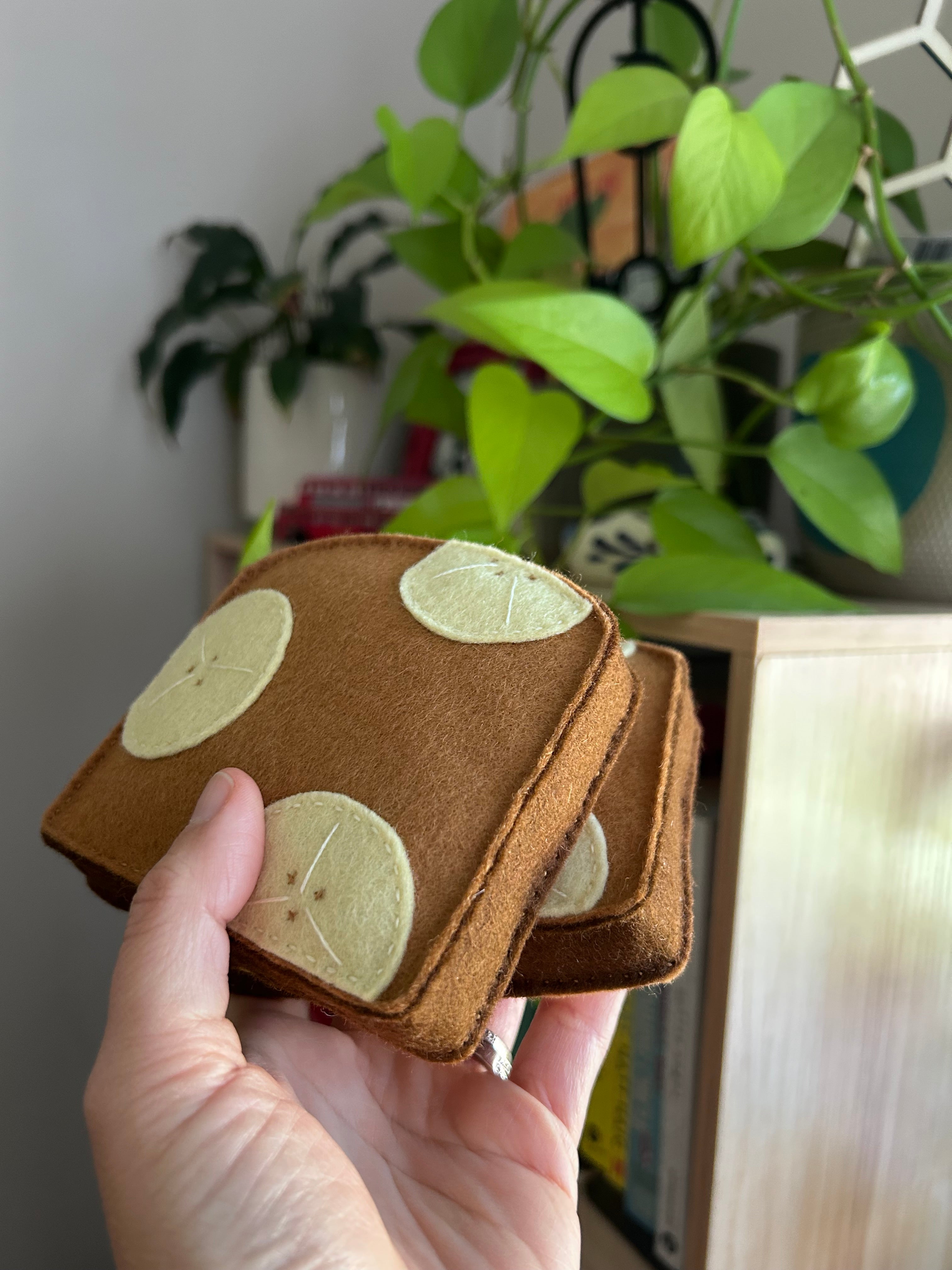 Banana bread, felt, play kitchen