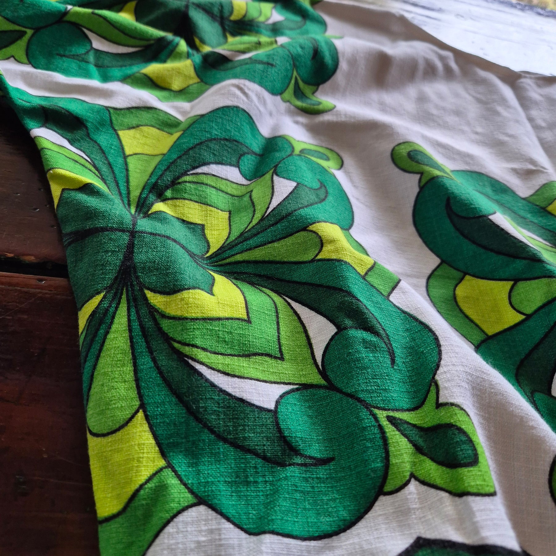Upcycled Vintage Tablecloth top. Bold Green design