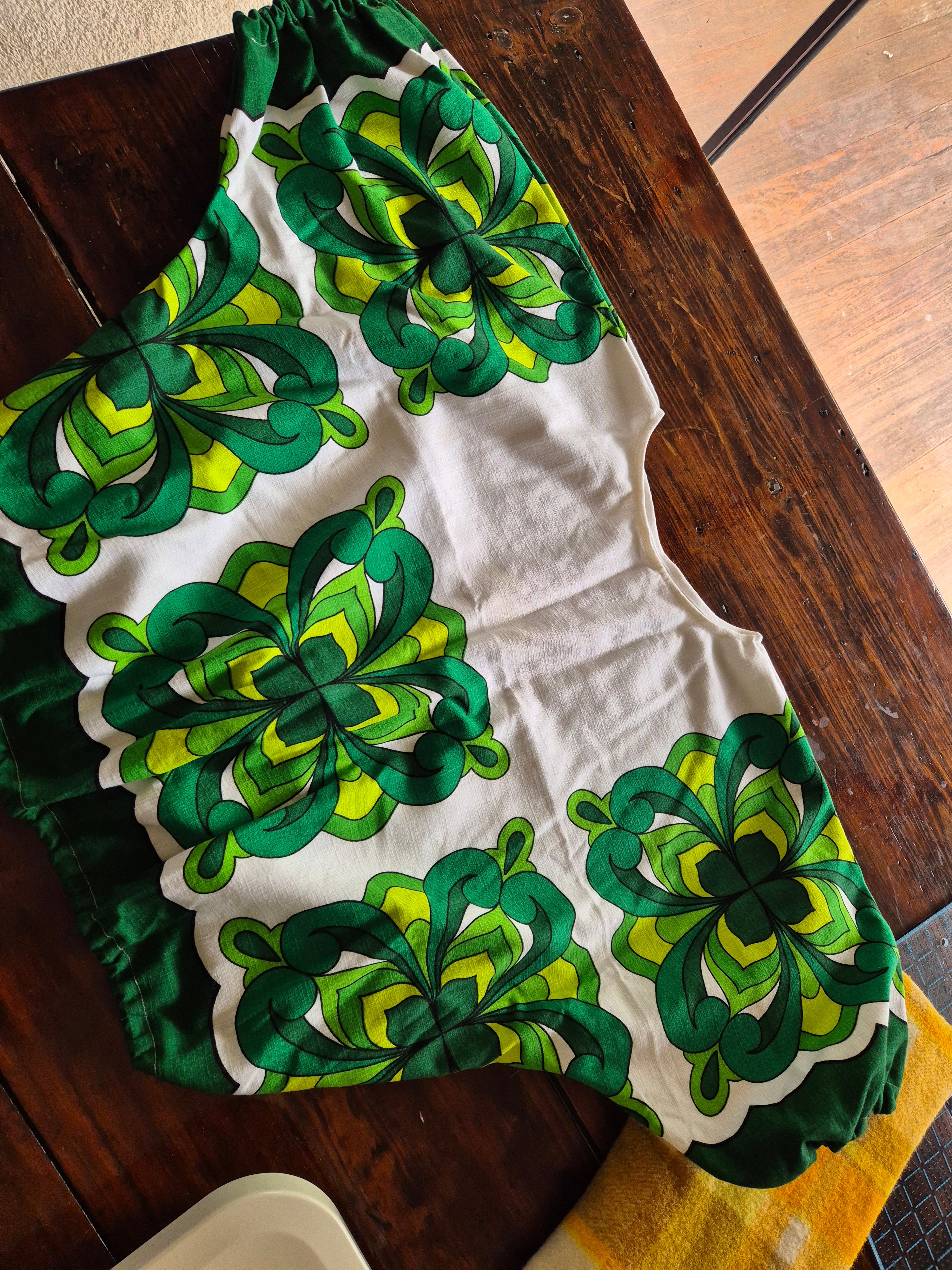 Upcycled Vintage Tablecloth top. Bold Green design